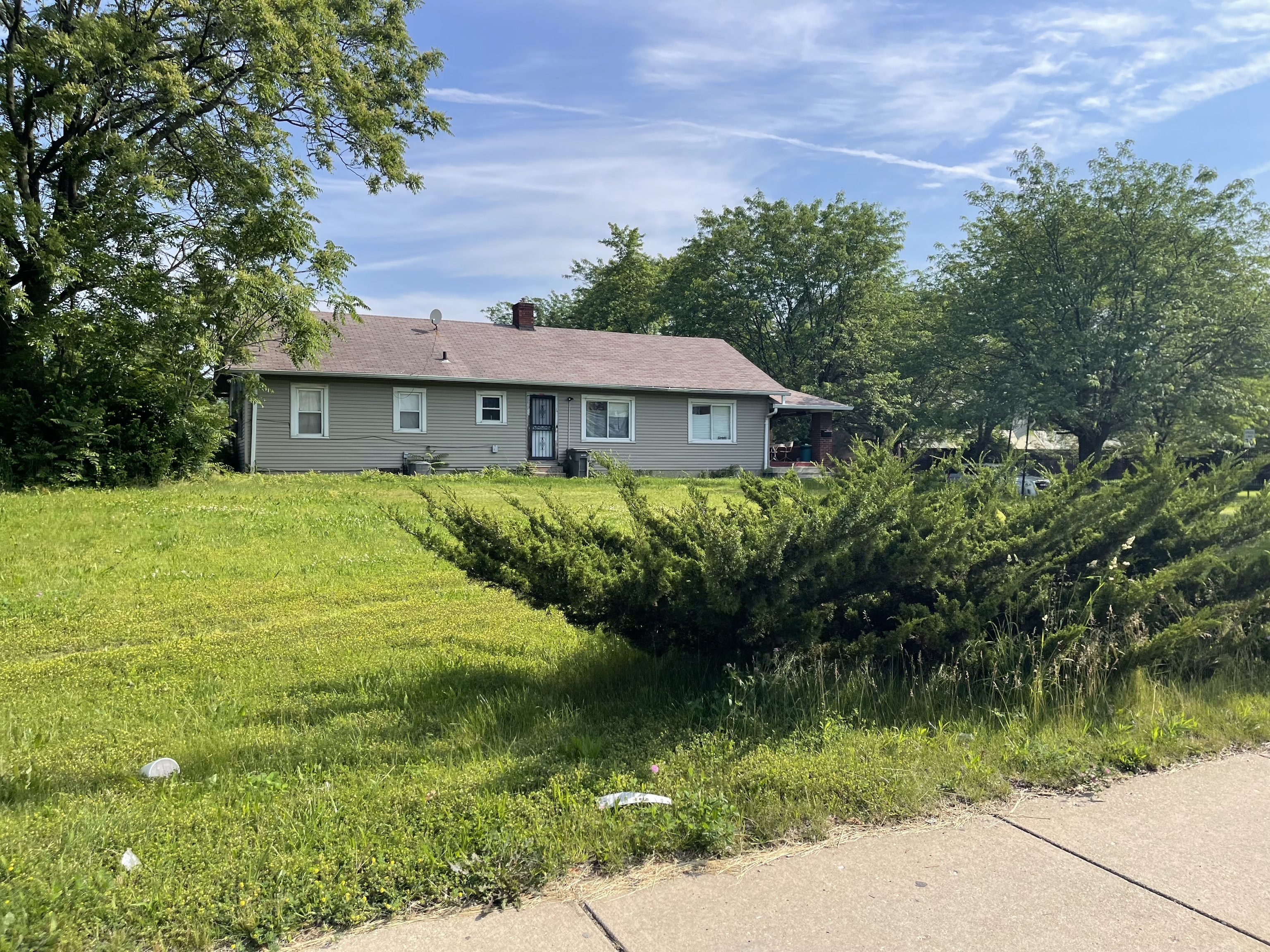 134 W 30th Street, Indianapolis, IN, 46208 photo 4 of 4