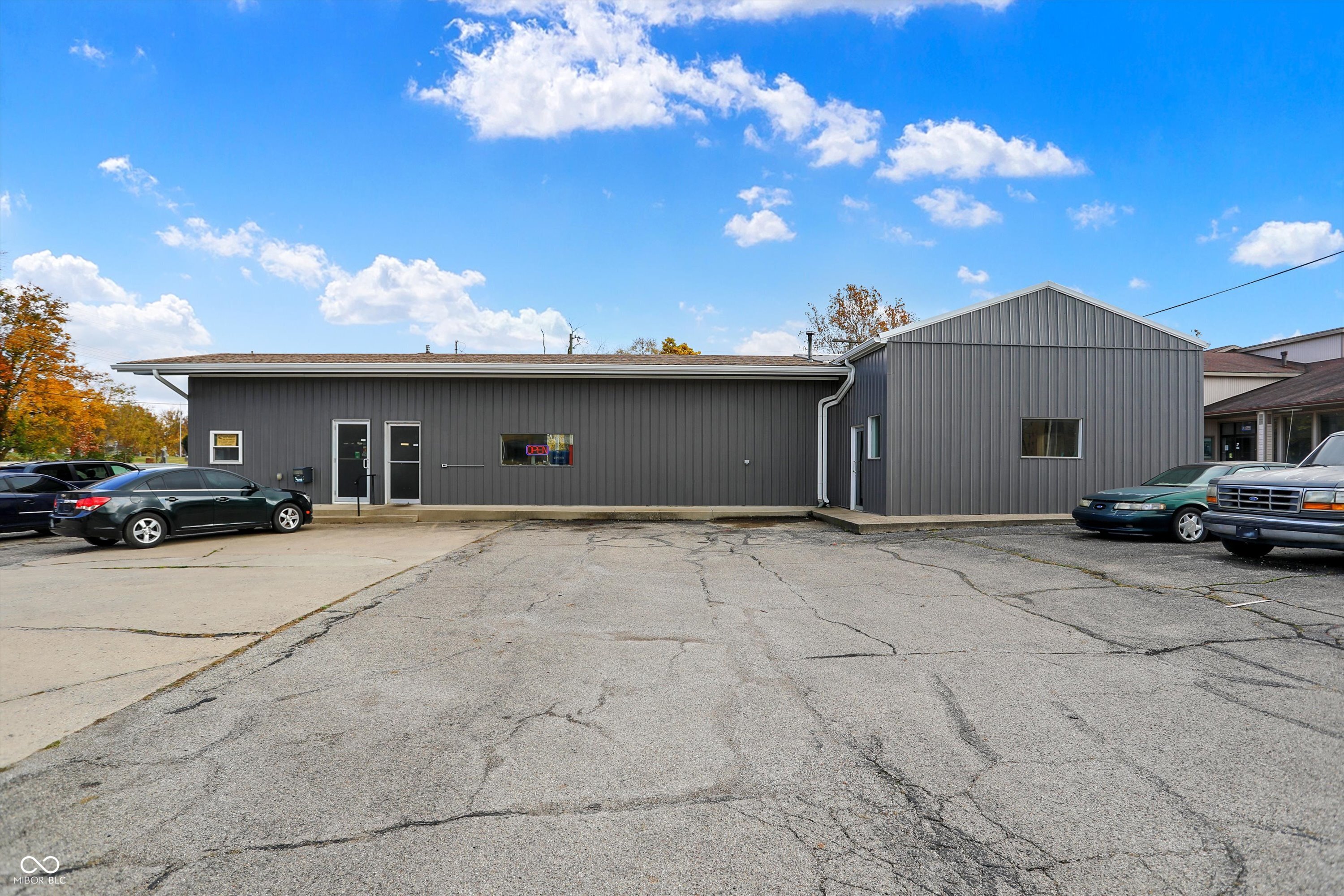 359 N Jackson Street, Frankfort, IN, 46041 photo 4 of 20