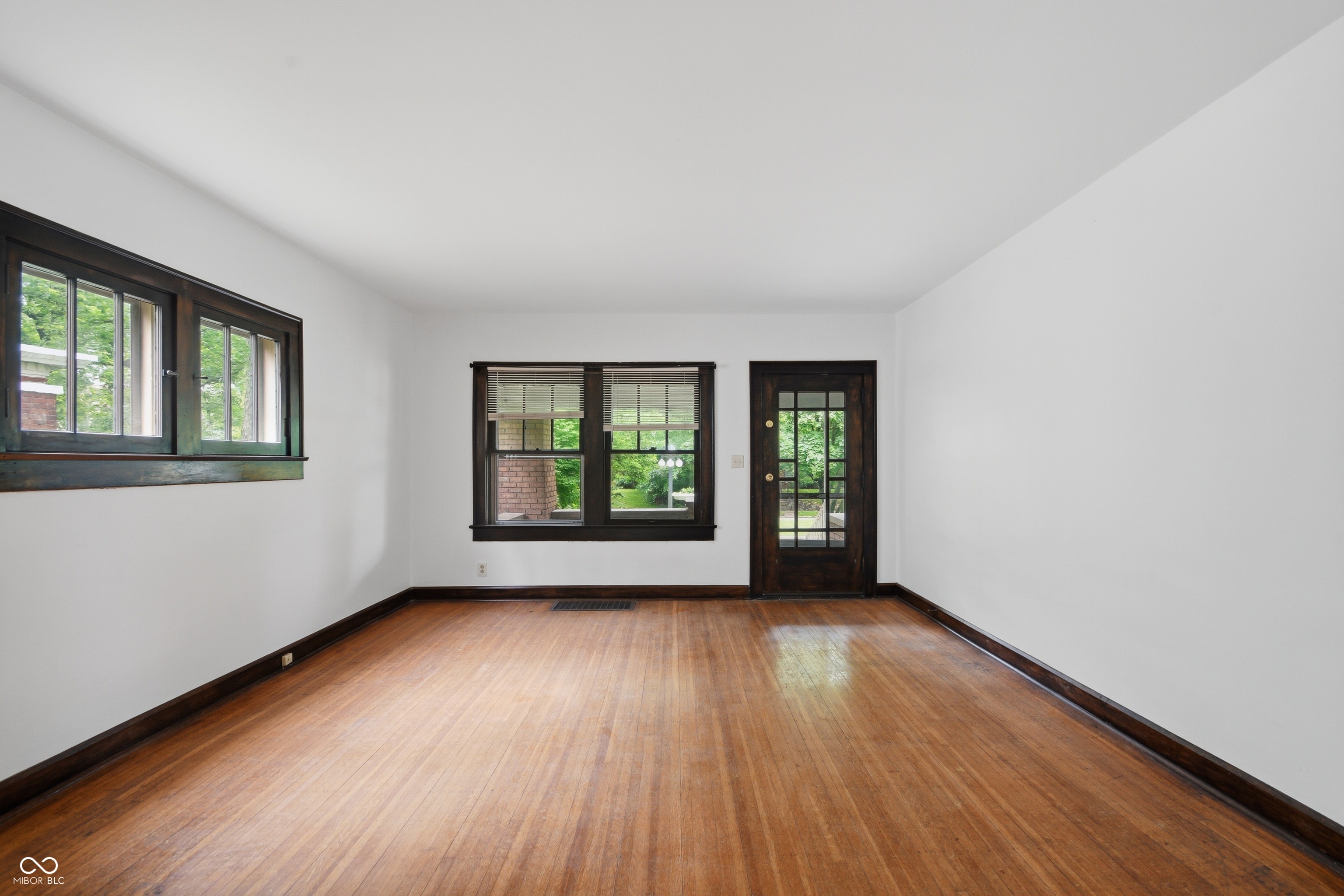 518 Woodruff Pl E Drive, Indianapolis, IN, 46201 photo 4 of 38