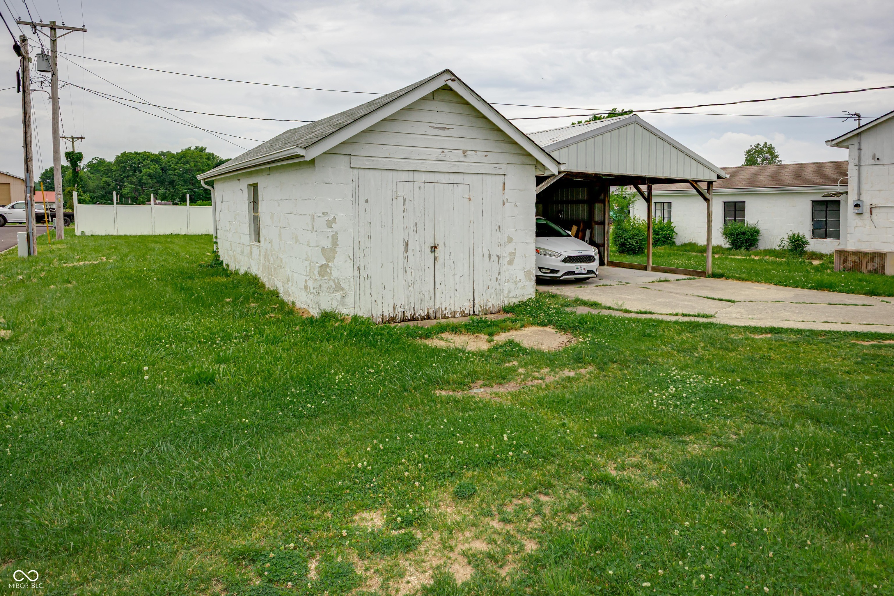 20-24 N Eisenhower Drive, Edinburgh, IN, 46124 photo 4 of 38
