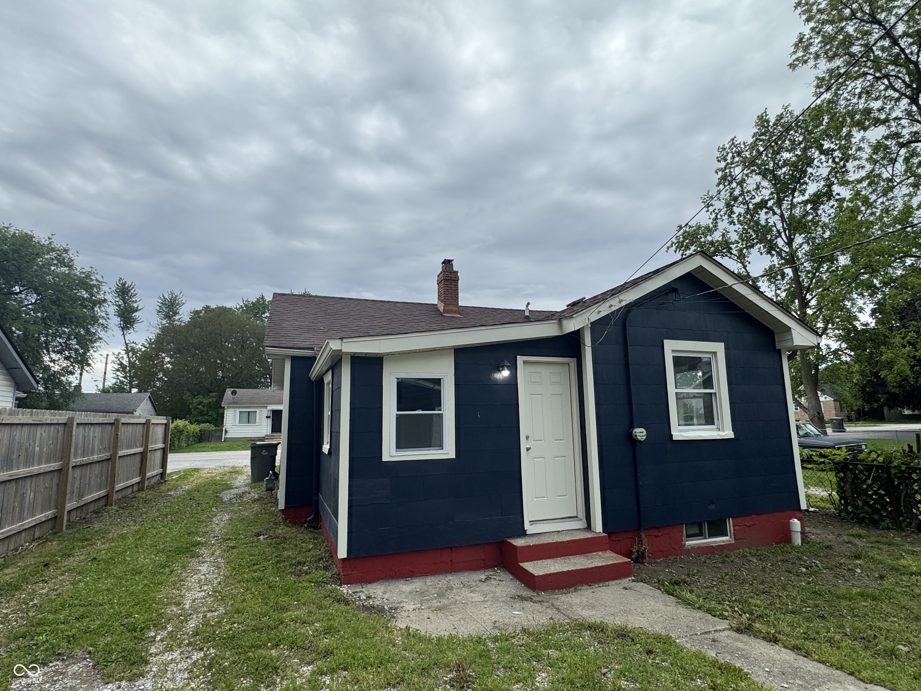 1627 N Berwick Avenue, Indianapolis, IN, 46222 photo 4 of 28