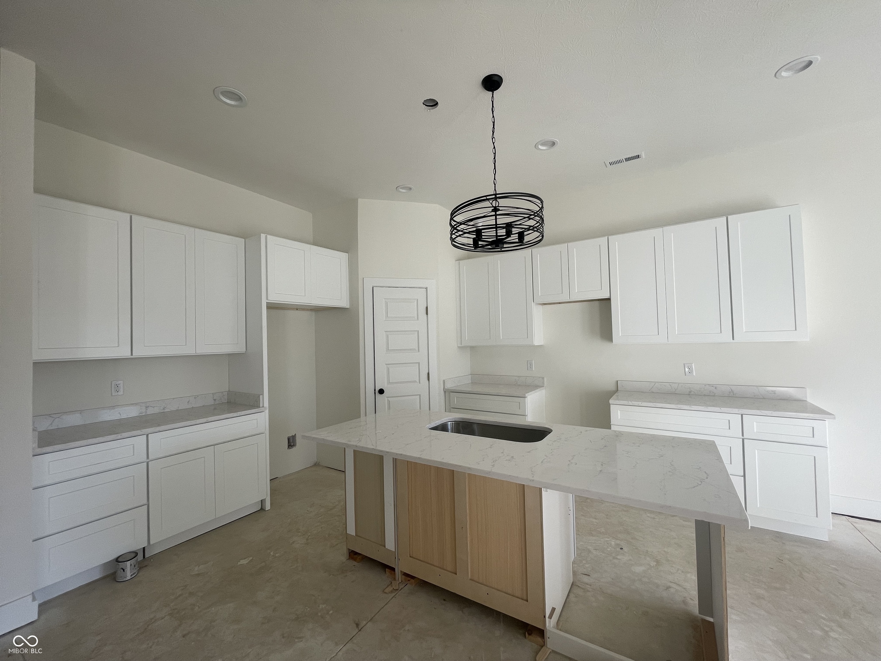 2534 Chrystal Woods Drive, Kokomo, IN, 46901 photo 4 of 11