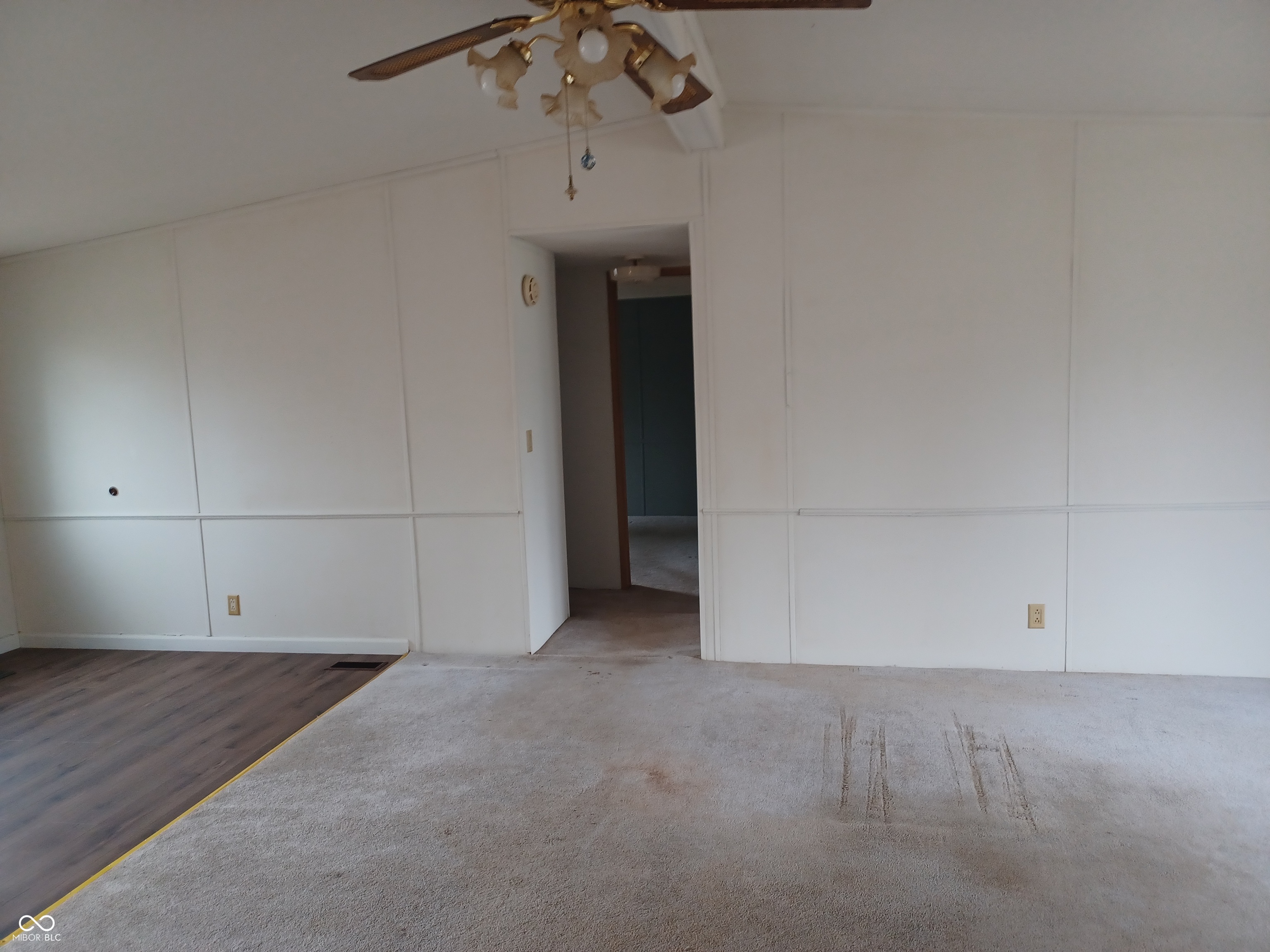 15566 S 8th Street, Clinton, IN, 47842 photo 4 of 25