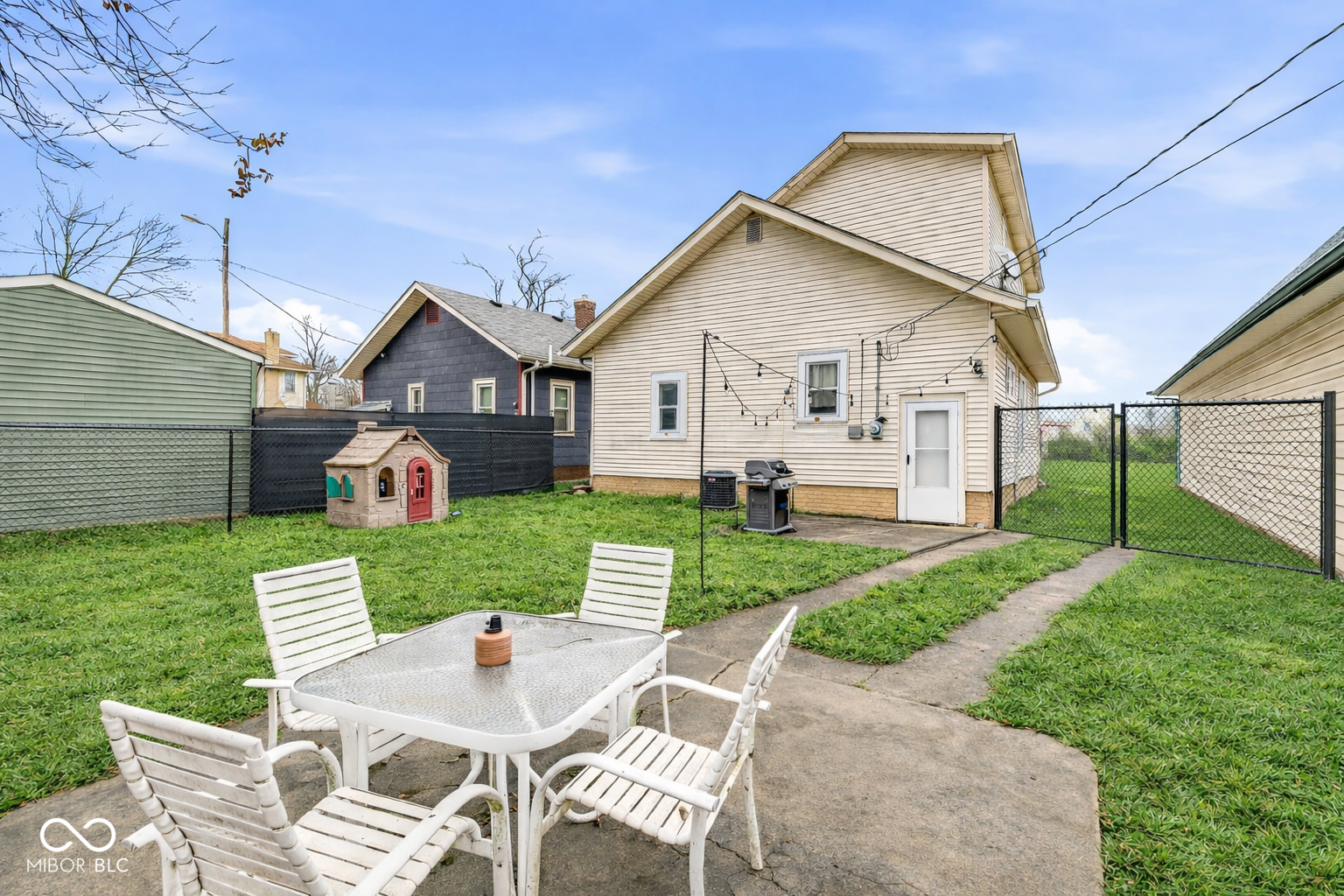 630 N Emerson Avenue, Indianapolis, IN, 46219 photo 4 of 15