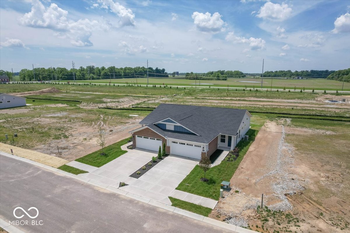 810 Rosebud Lane, Greenfield, IN, 46140 photo 4 of 28