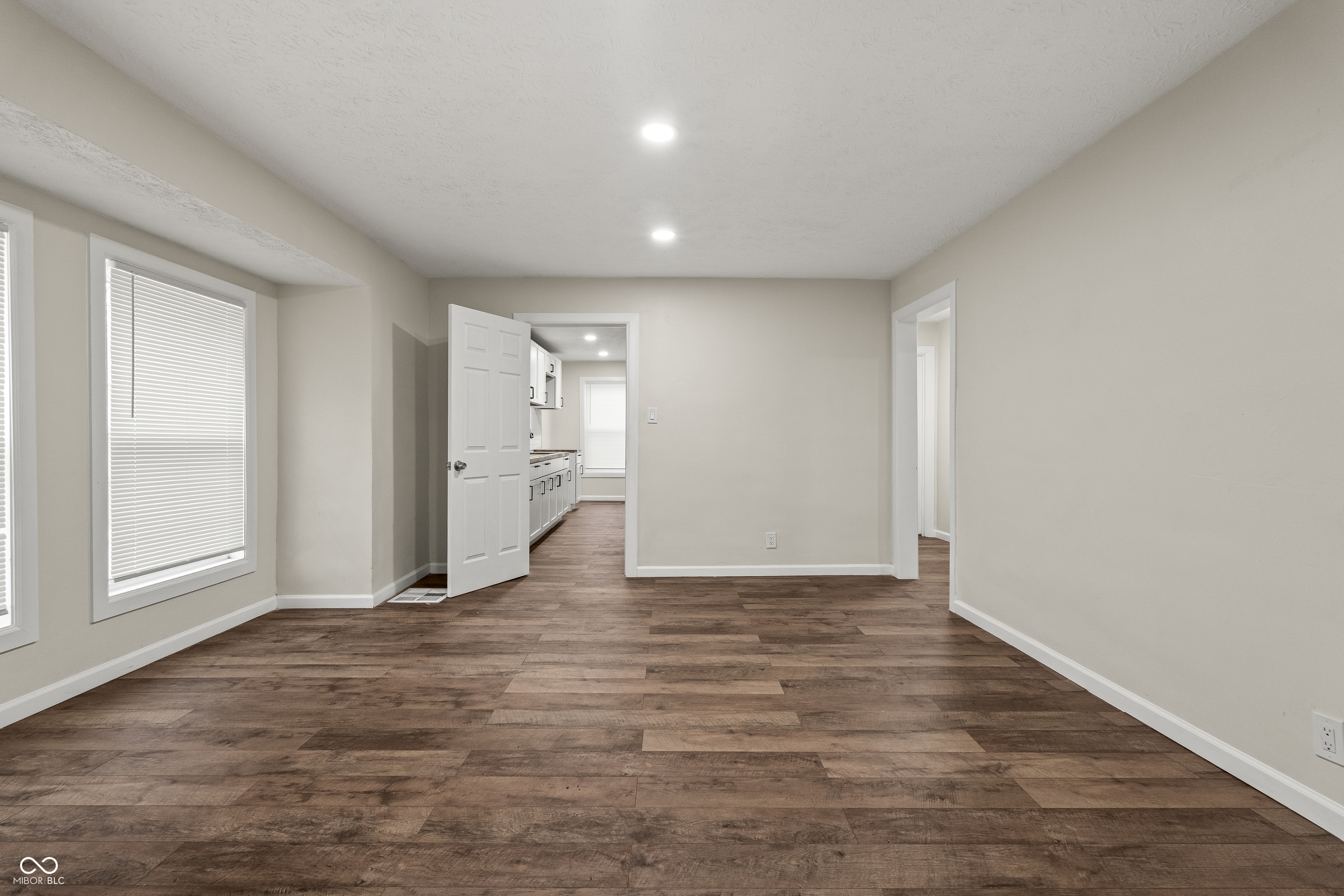 1260 Hiatt Street, Indianapolis, IN, 46221 photo 4 of 29