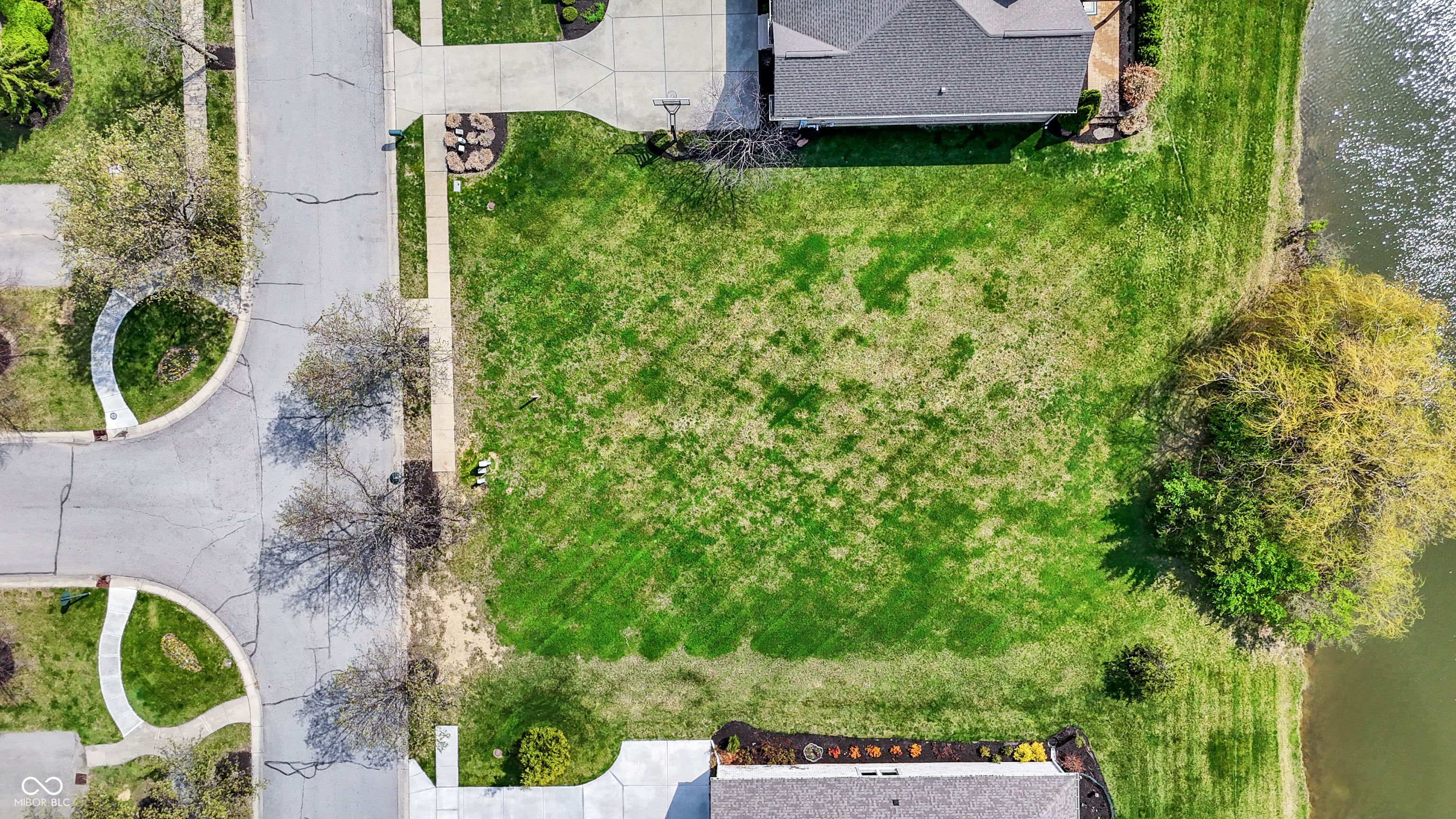 11995 Edgefield Drive, Fishers, IN, 46037 photo 4 of 16