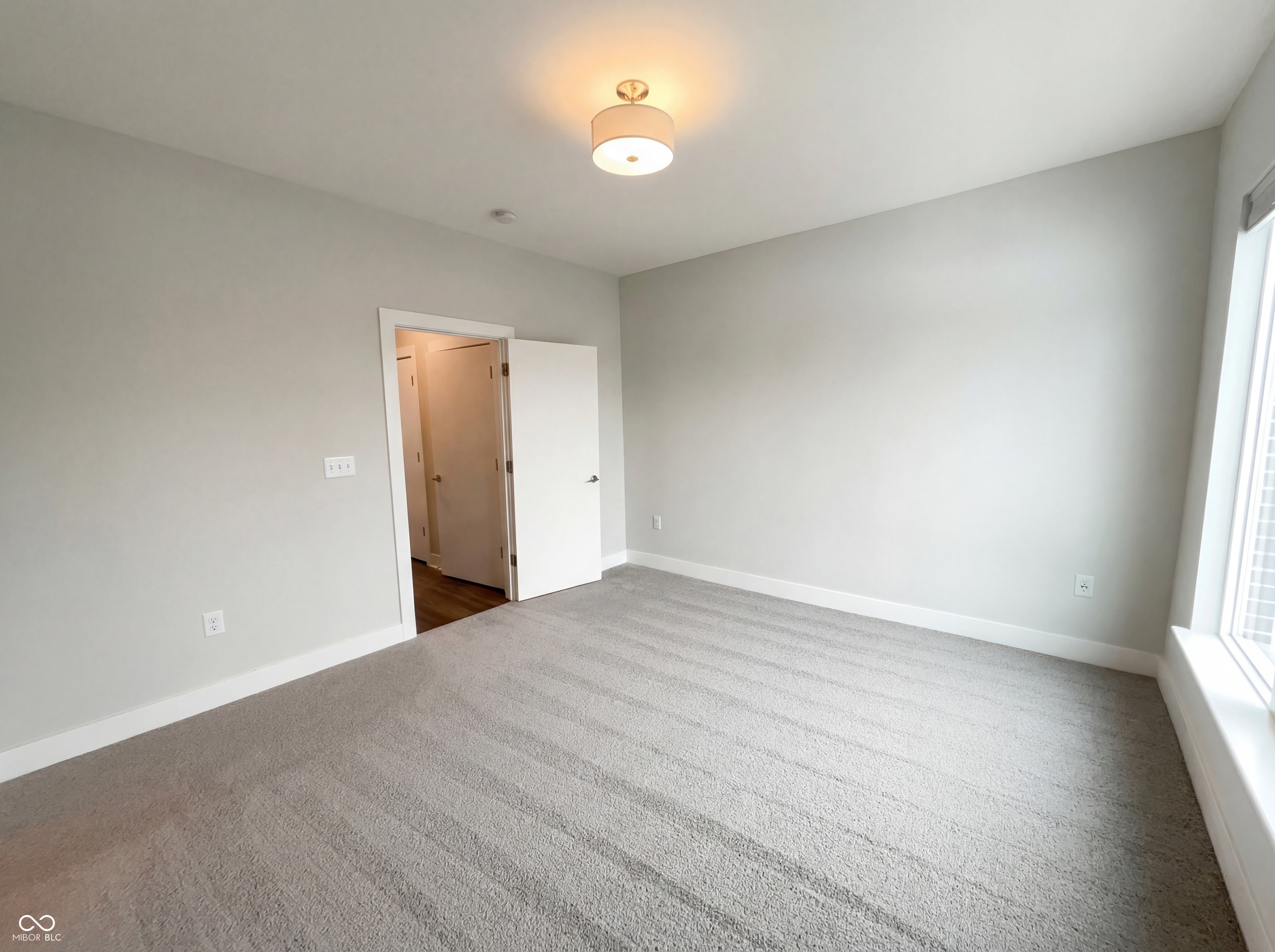 727 N Illinois Street #UNIT 208, Indianapolis, IN, 46204 photo 4 of 16