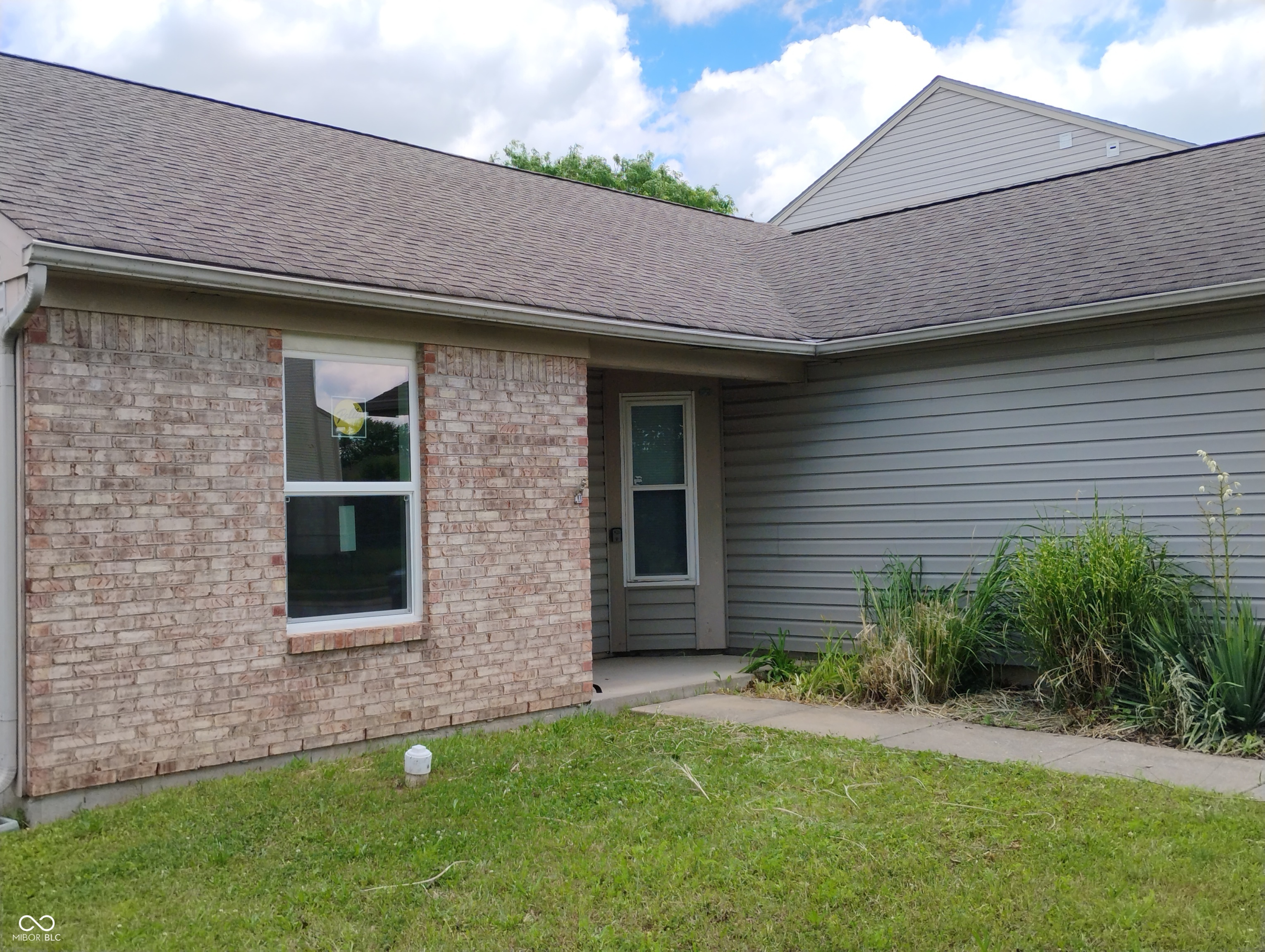 9714 Treyburn Lakes Drive, Indianapolis, IN, 46239 photo 4 of 26