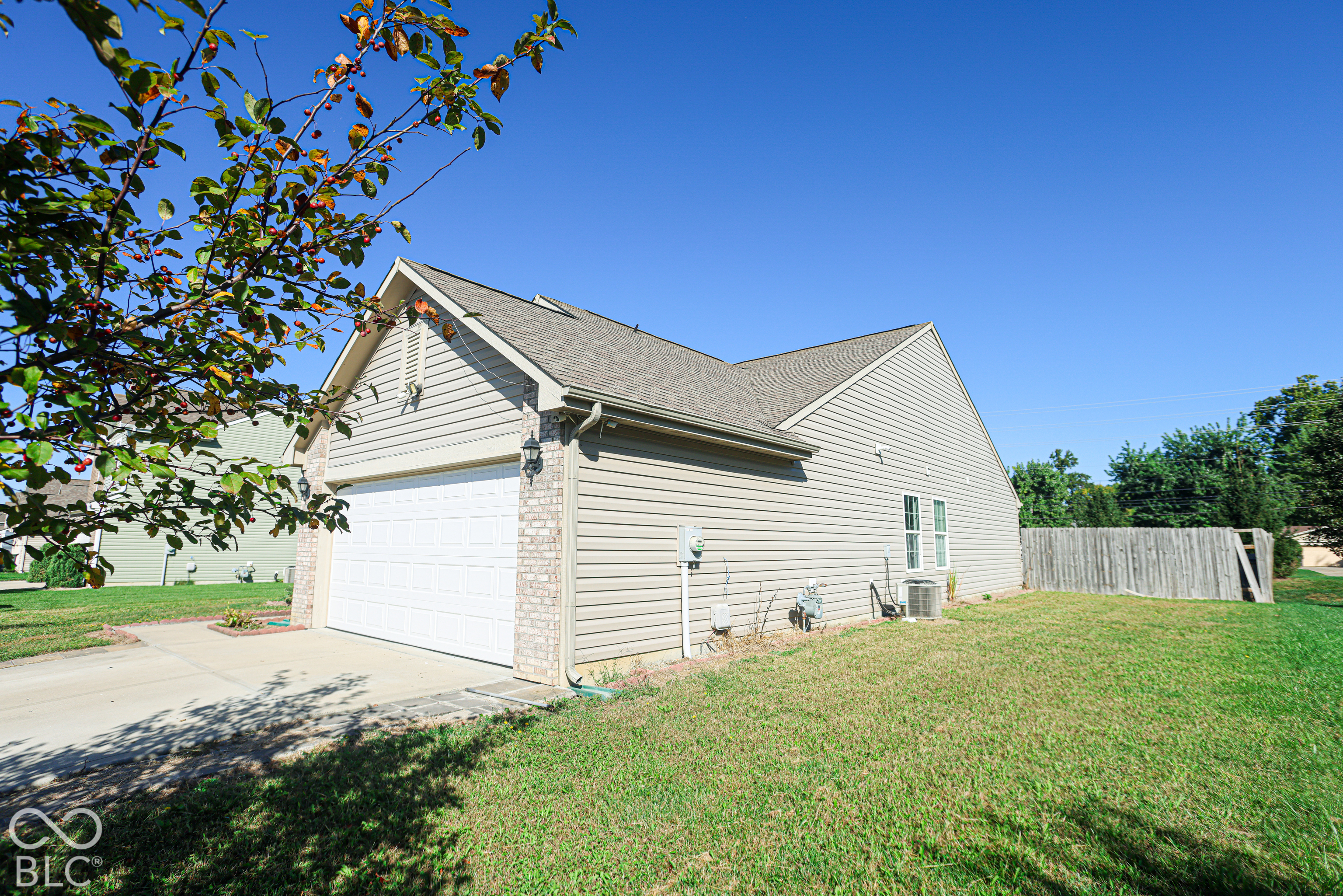 922 Beal Way, Indianapolis, IN, 46217 photo 4 of 44
