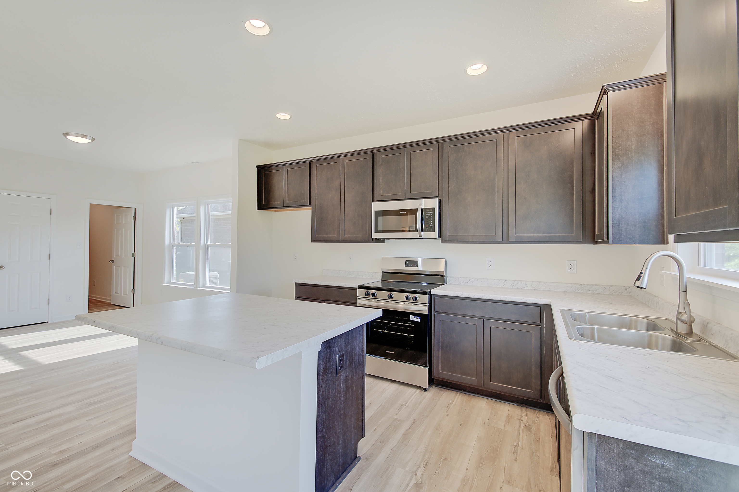 4970 E Daisy Lane, Mooresville, IN, 46158 photo 4 of 39