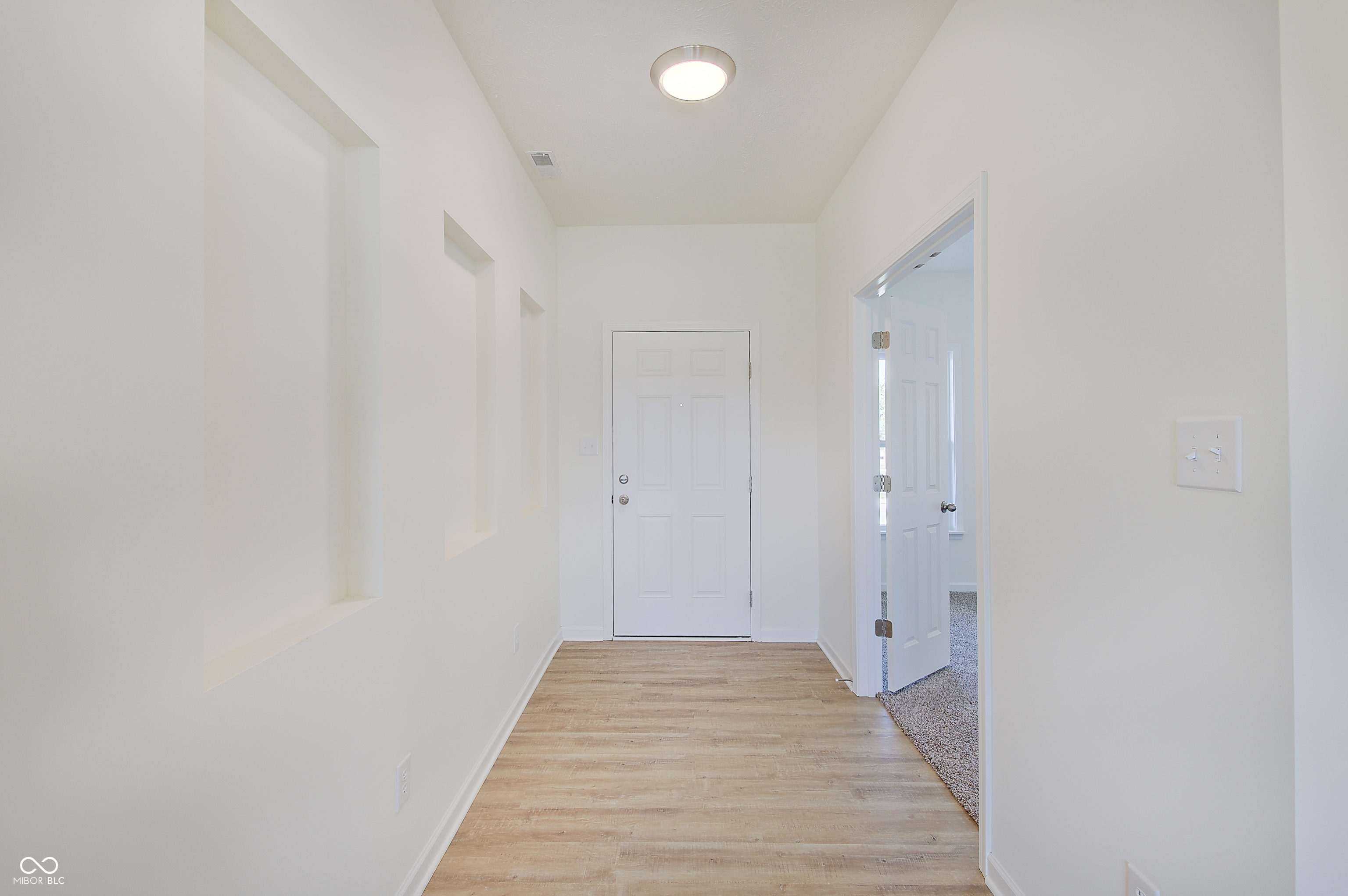 4975 E Daisy Lane, Mooresville, IN, 46158 photo 4 of 47