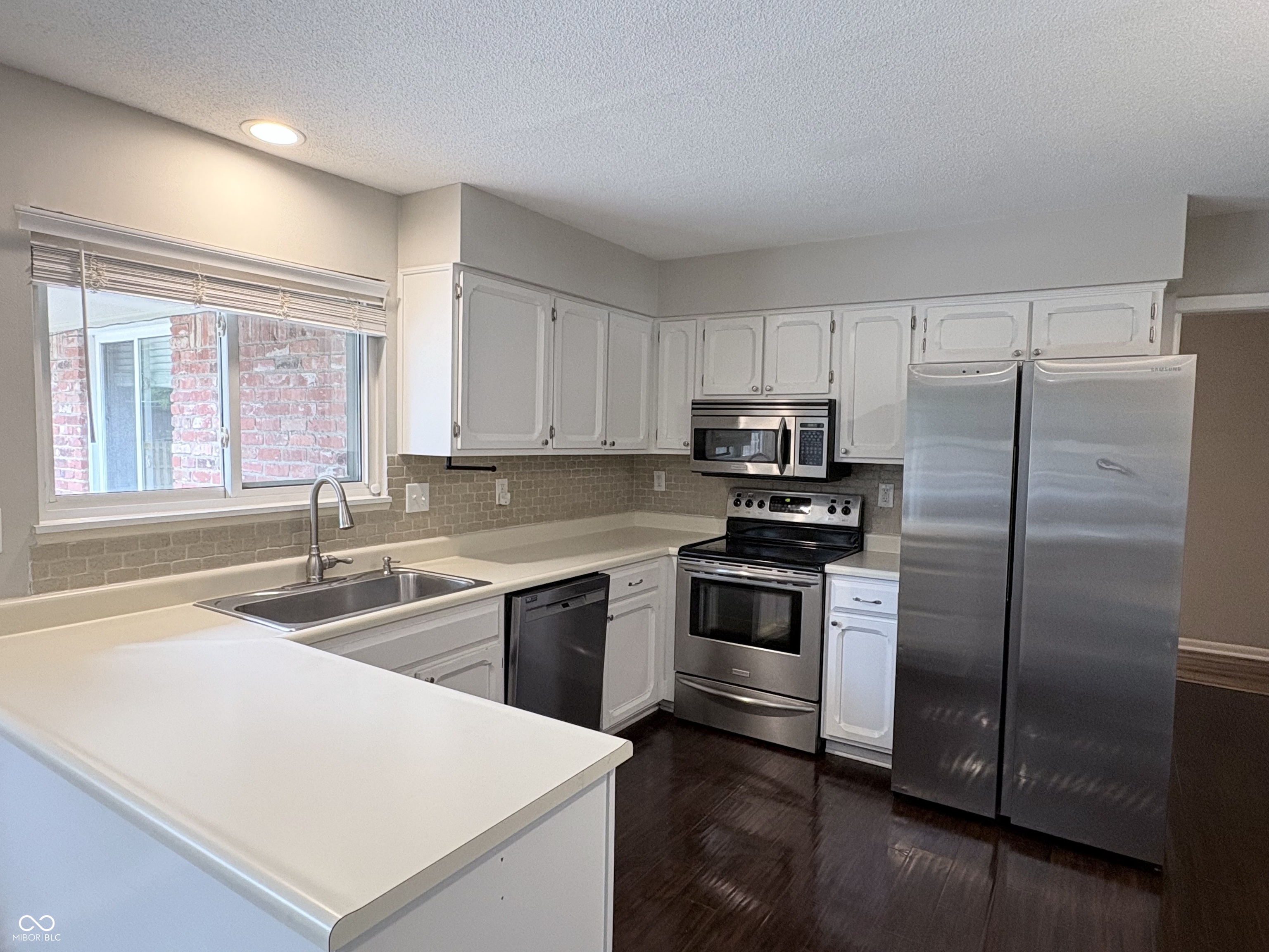 1327 Walston Court, Indianapolis, IN, 46260 photo 4 of 43