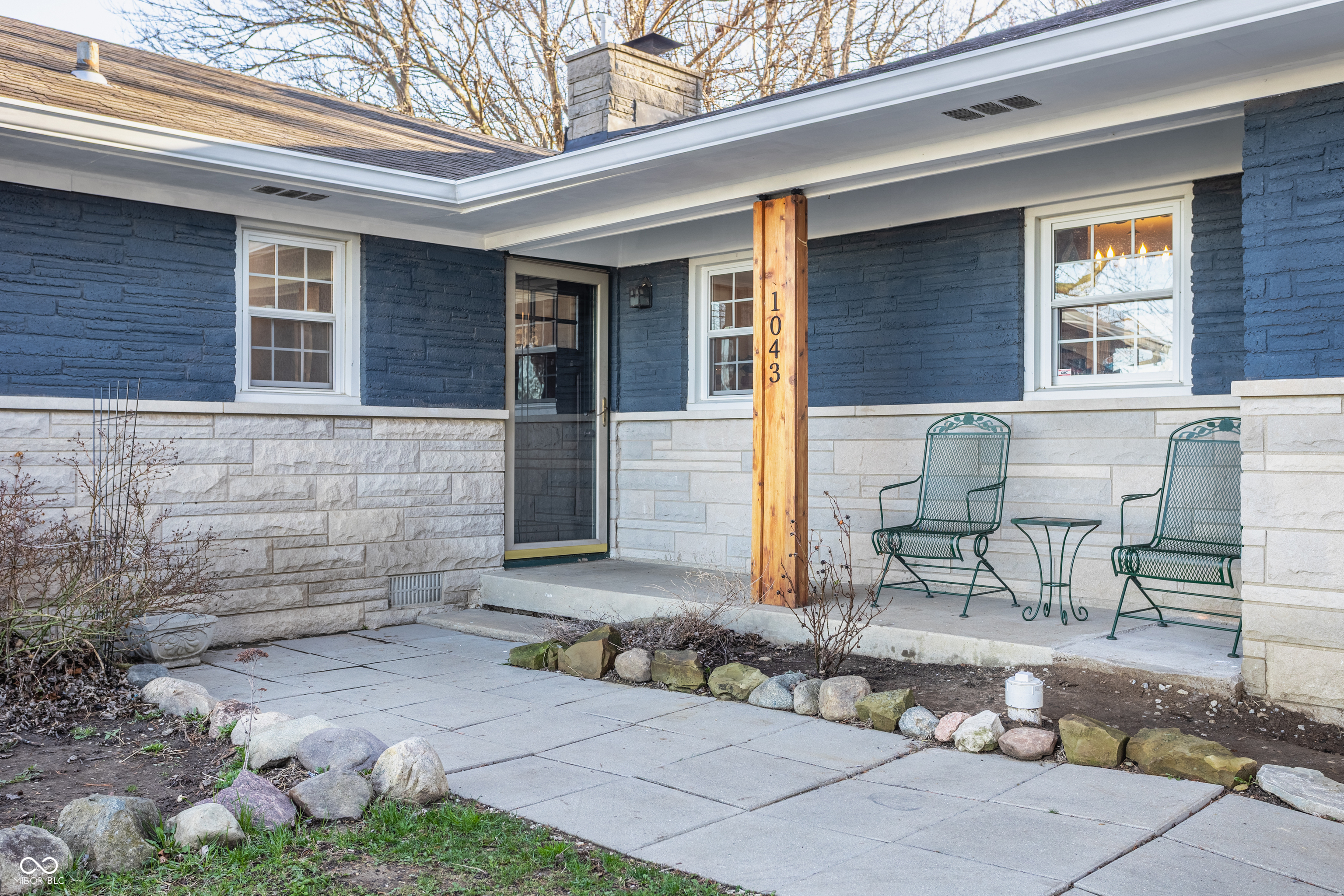 1043 Berry Road, Greenwood, IN, 46143 photo 4 of 30