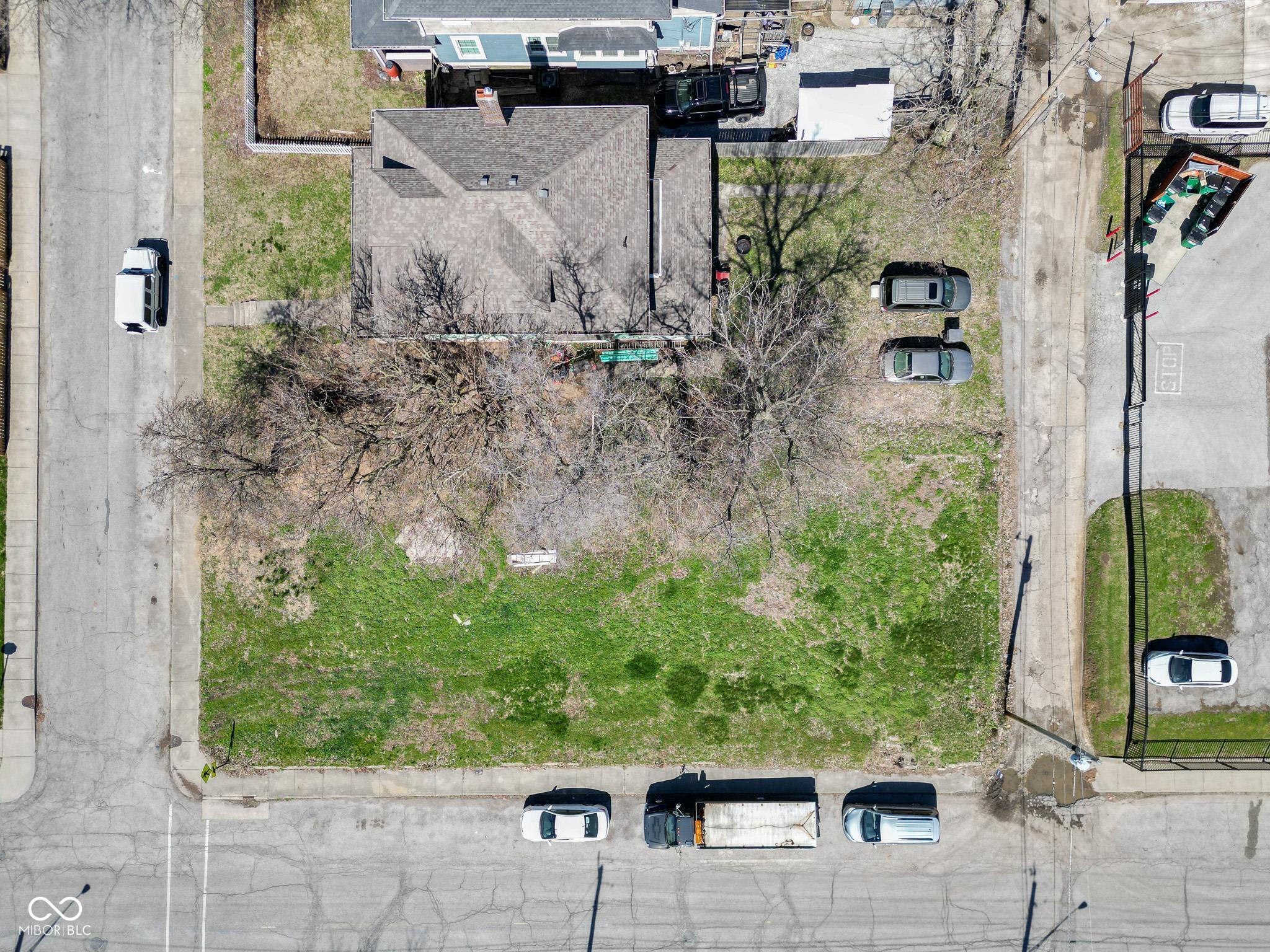 402 E 32nd Street, Indianapolis, IN, 46205 photo 4 of 13