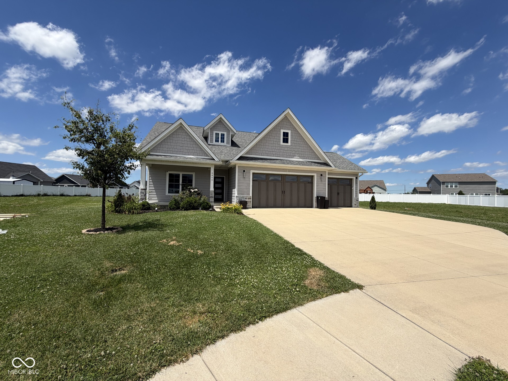 6804 Sunflower Court, Seymour, IN, 47274 photo 4 of 36