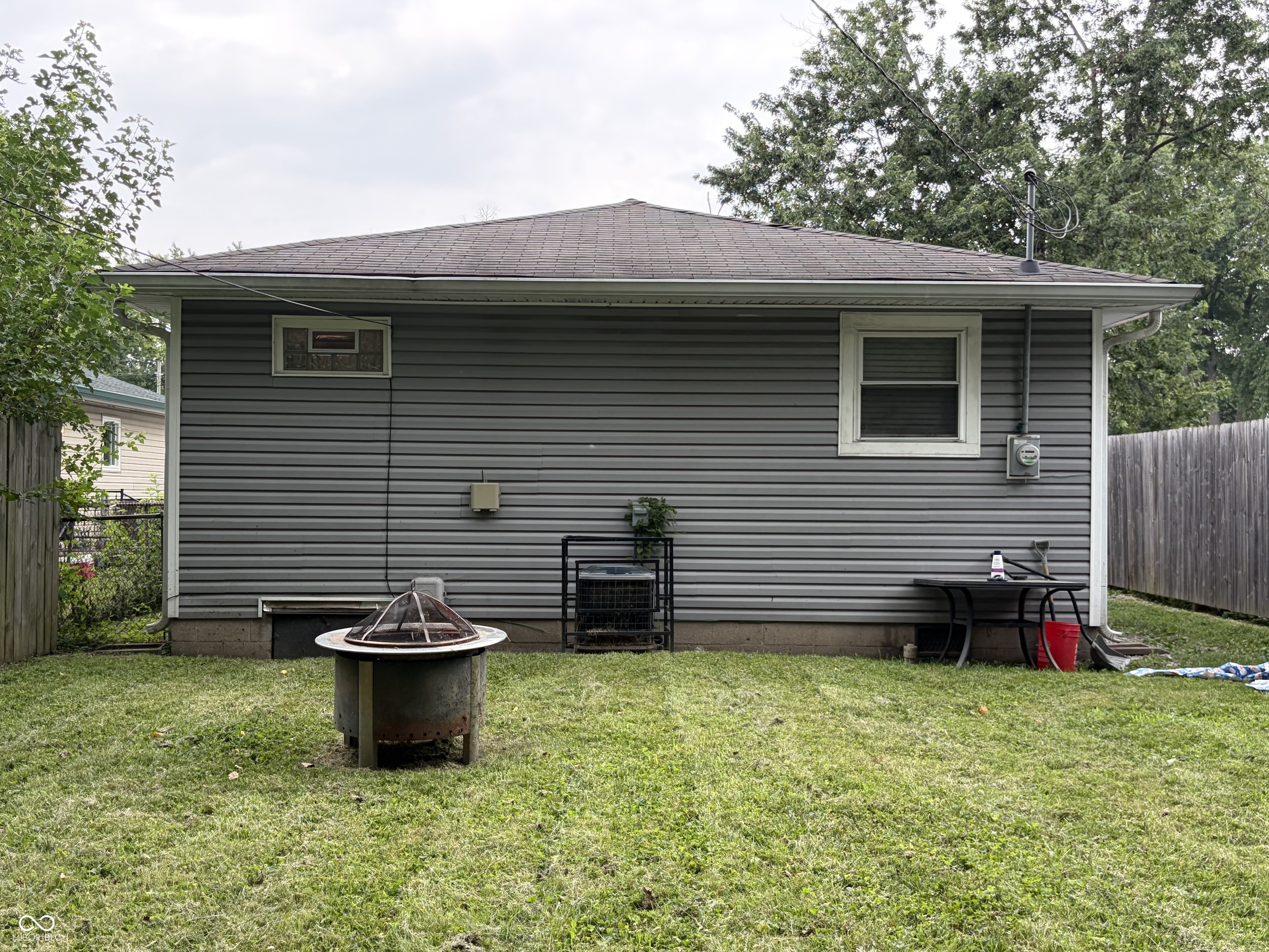 2131 N Spencer Avenue, Indianapolis, IN, 46218 photo 4 of 24