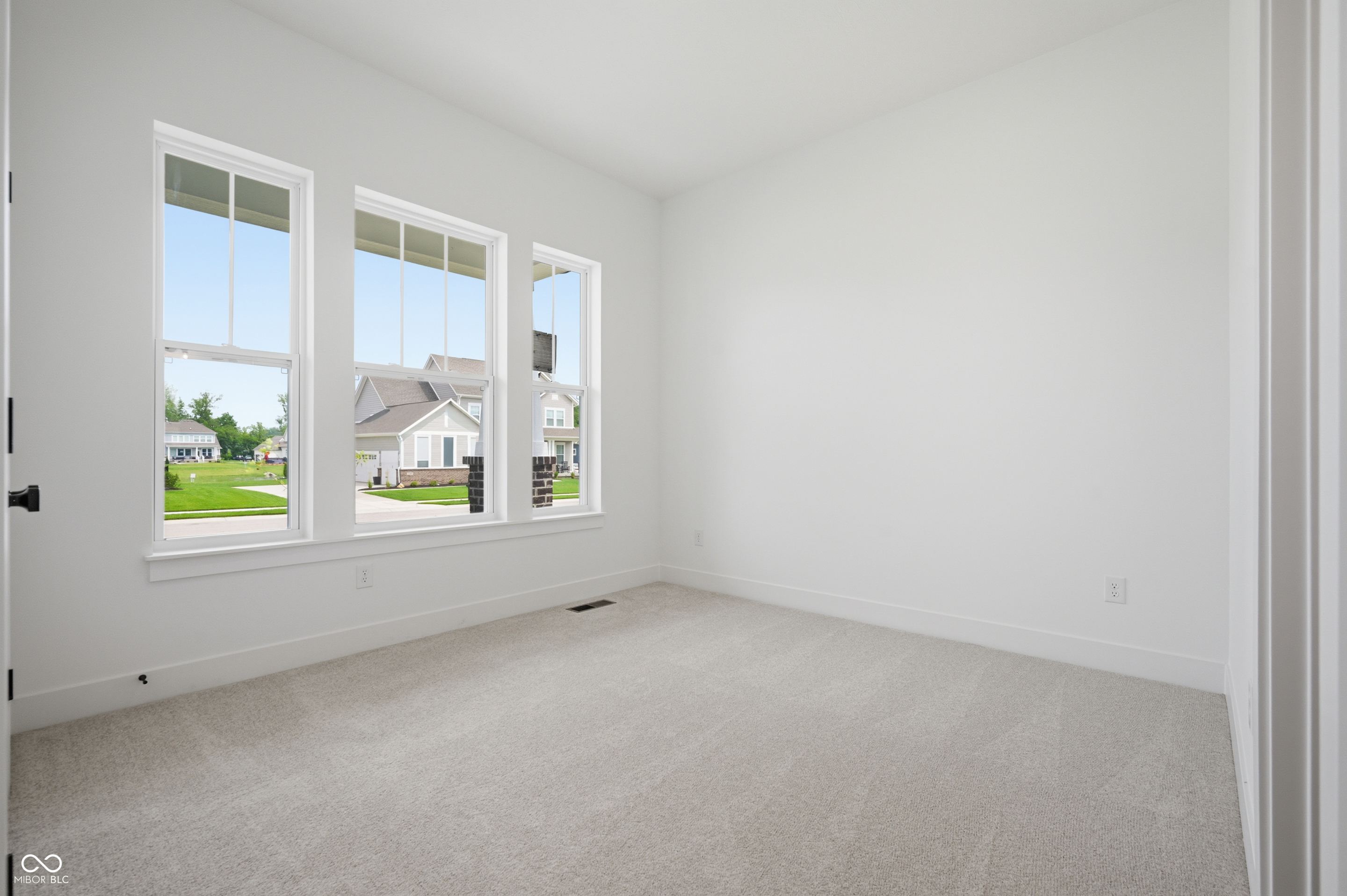 11388 Selsey Road, Fishers, IN, 46040 photo 4 of 40