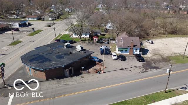 1811 S Burlington Drive, Muncie, IN, 47302 photo 4 of 32