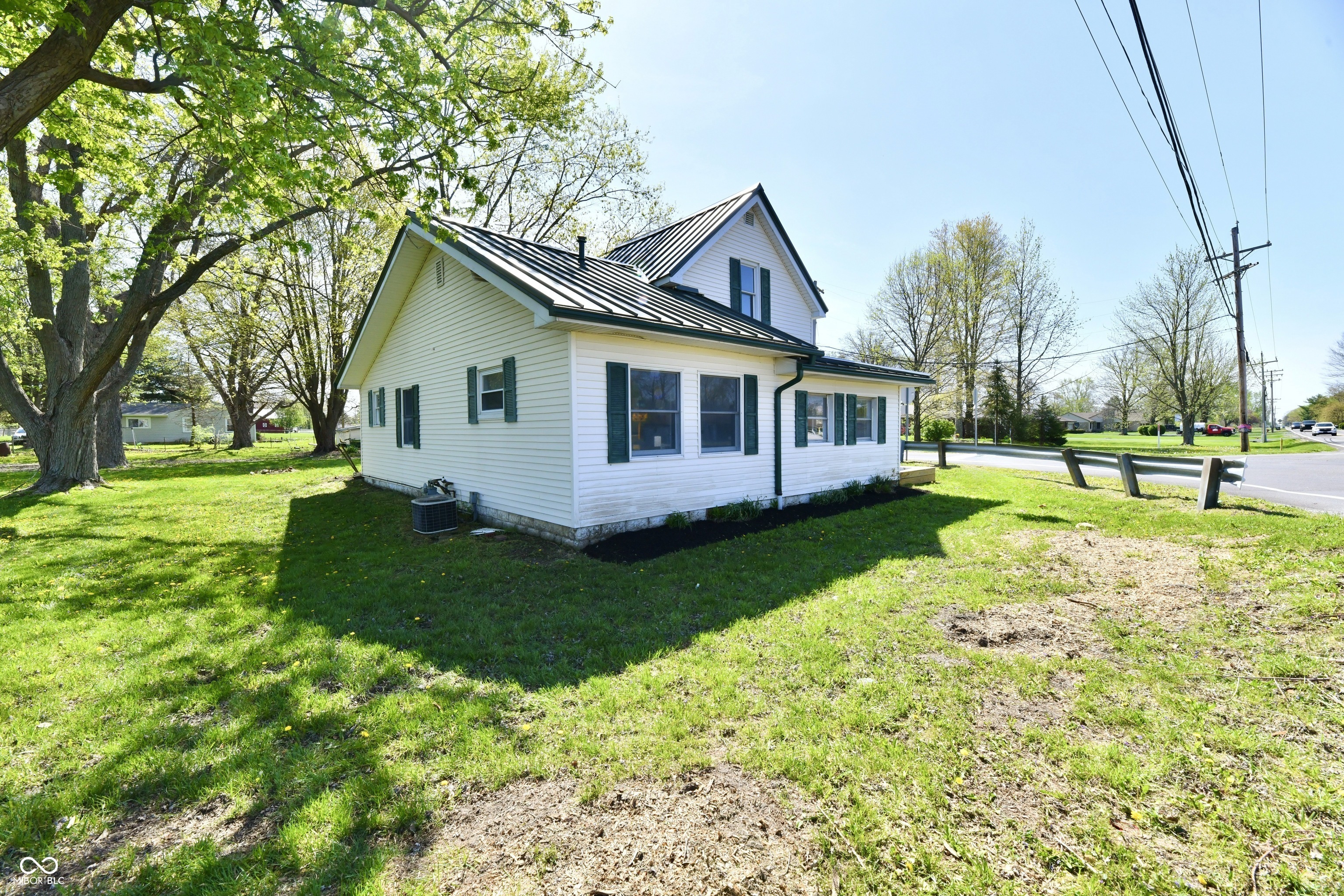 4992 W 100 S, New Palestine, IN, 46163 photo 4 of 39