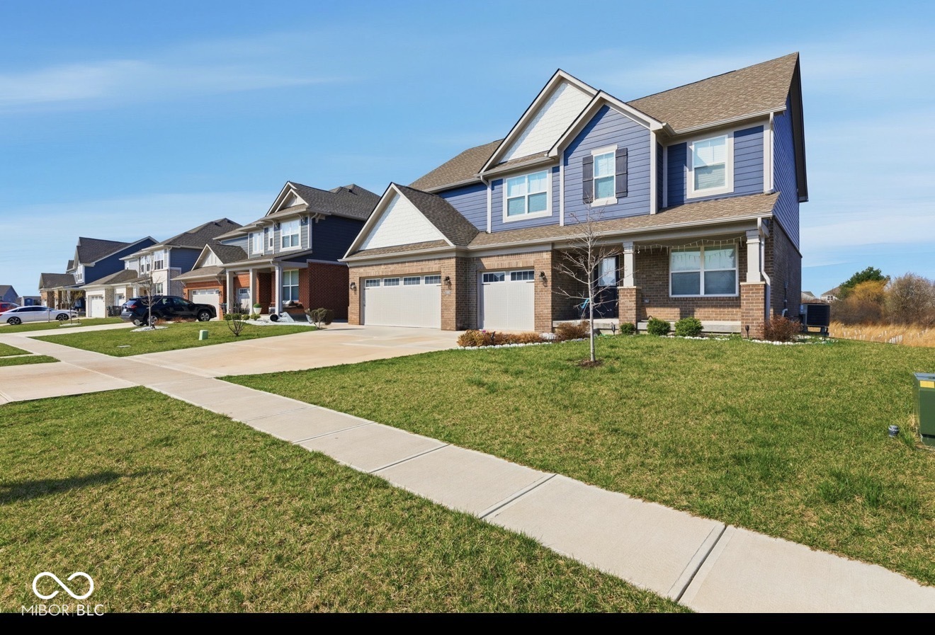1986 McCormick Drive, Greenwood, IN, 46143 photo 4 of 27