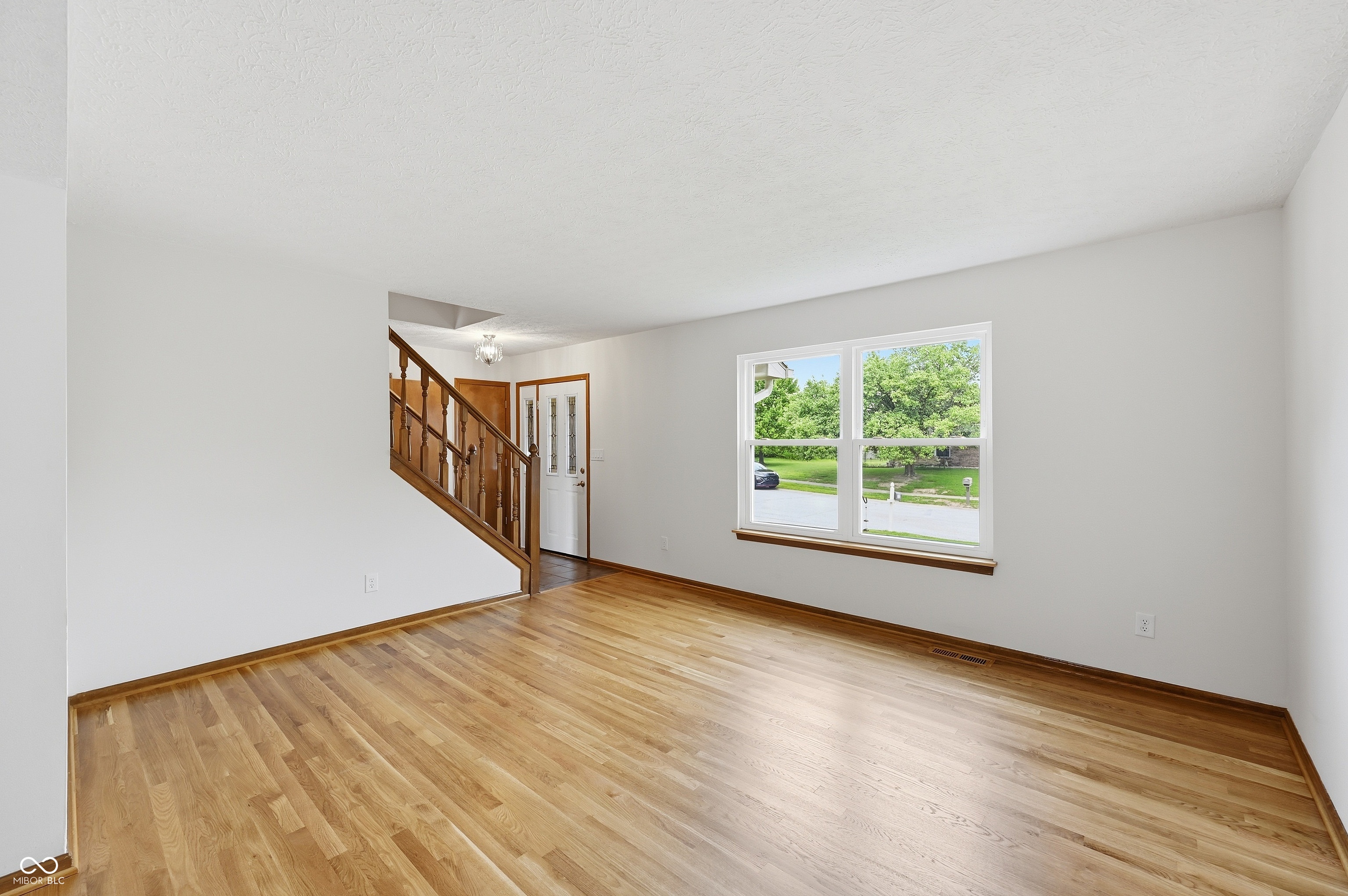 6551 Calla Lily Drive, Indianapolis, IN, 46237 photo 4 of 75