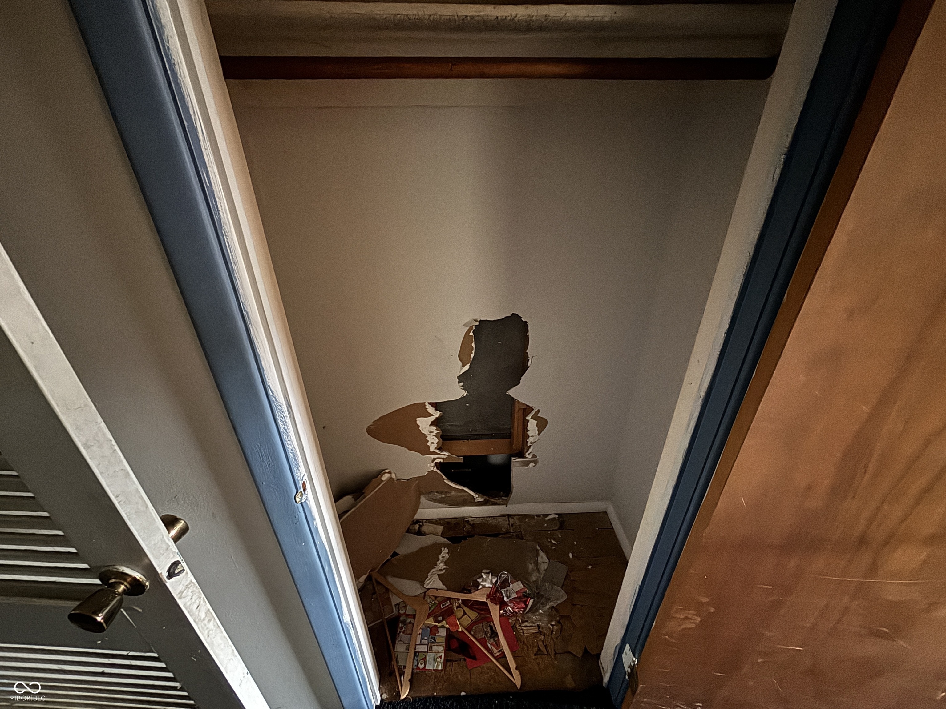 9230 Stardust Drive, Indianapolis, IN, 46229 photo 4 of 23
