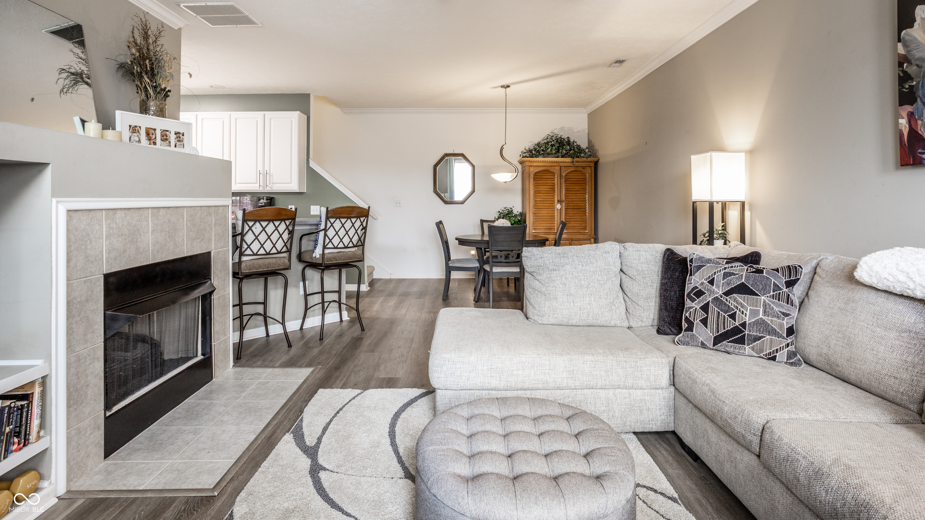 9509 Brightwell Drive, Indianapolis, IN, 46260 photo 4 of 28