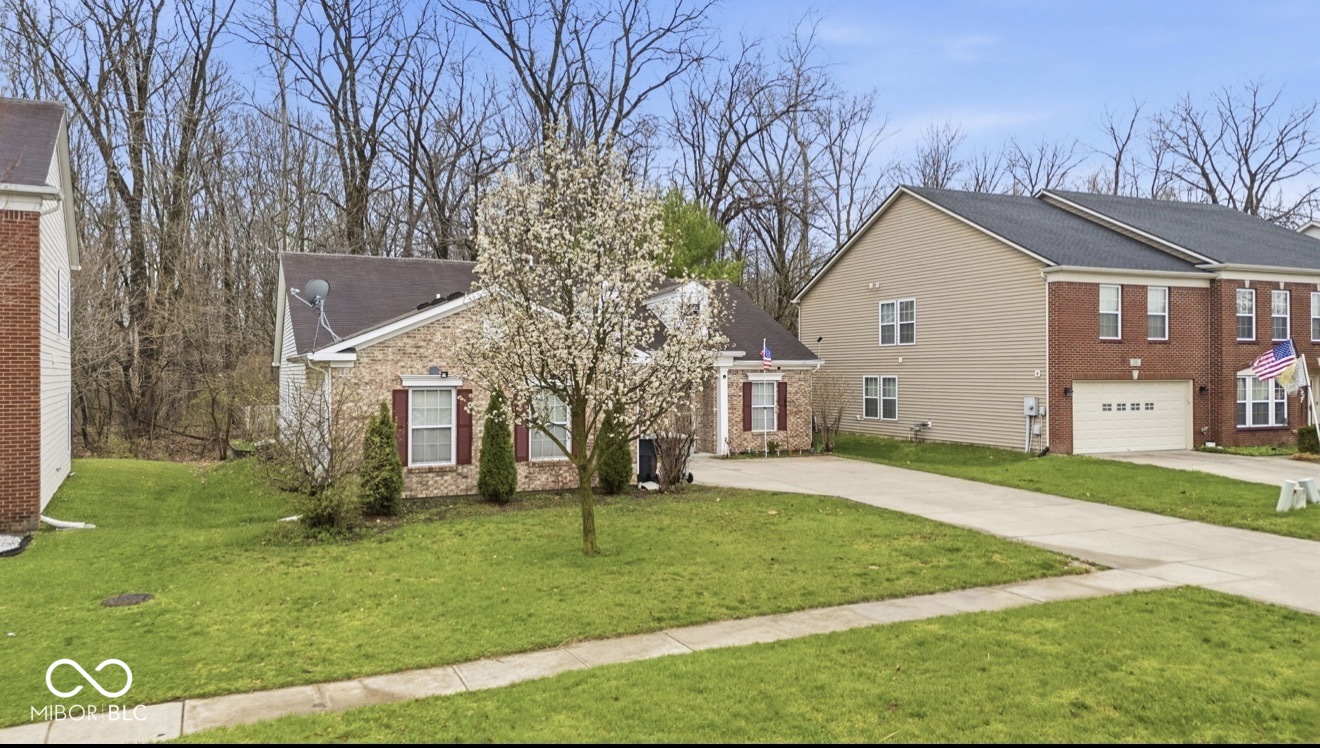 344 Legacy Boulevard, Greenwood, IN, 46143 photo 4 of 34