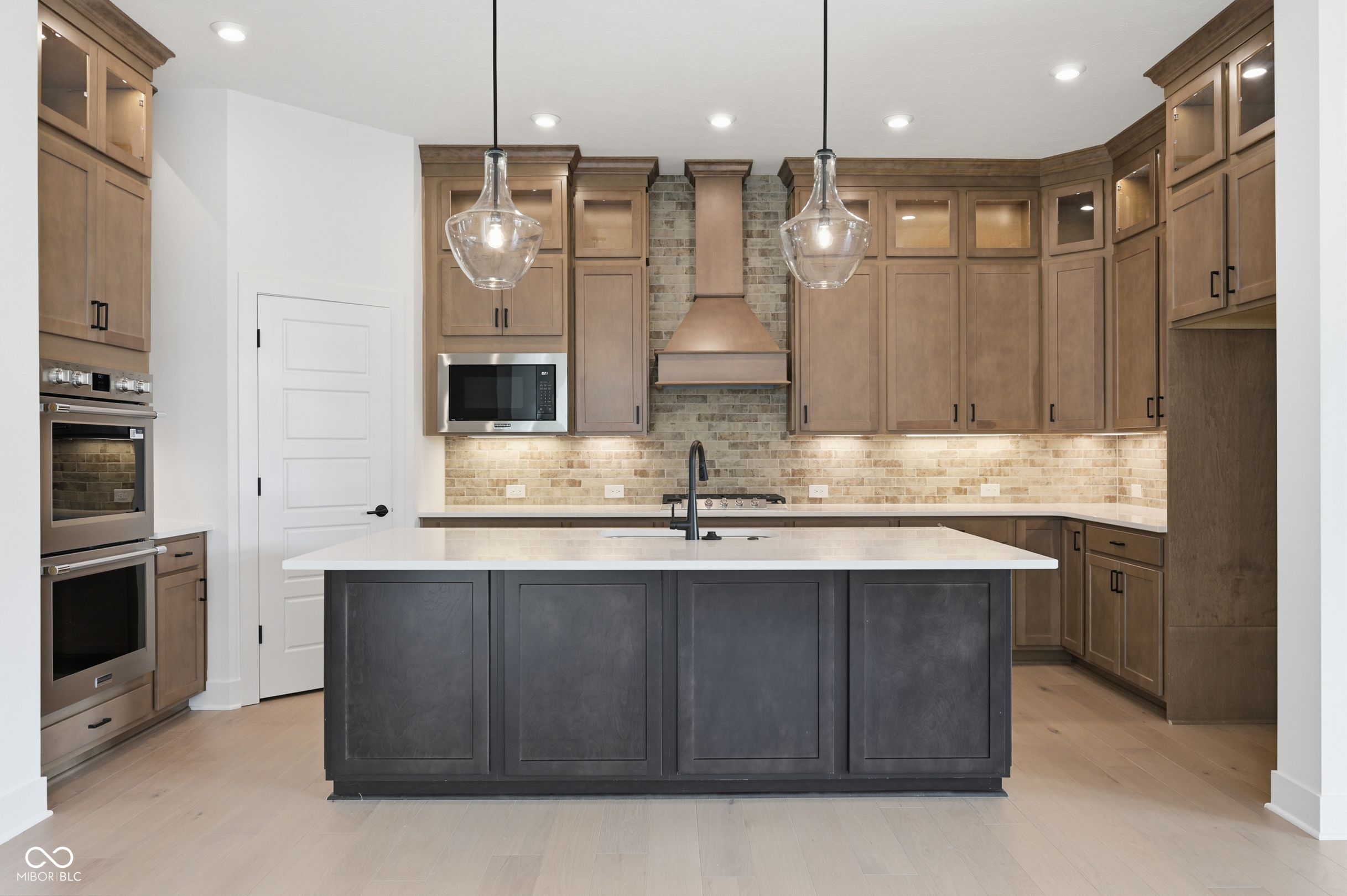 6065 Johnson Road, Zionsville, IN, 46077 photo 4 of 25