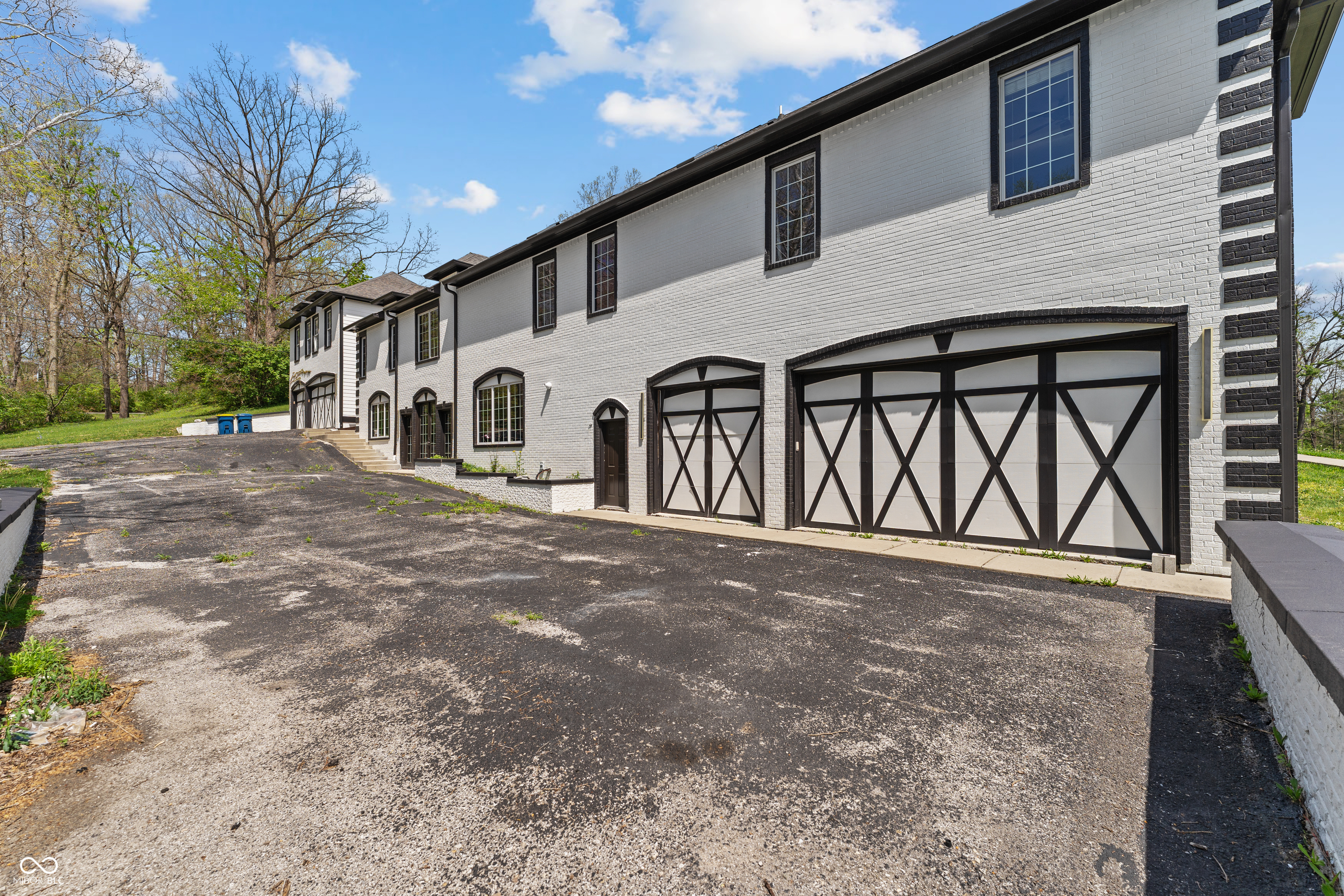 9030 Fall Creek Road, Indianapolis, IN, 46256 photo 4 of 38