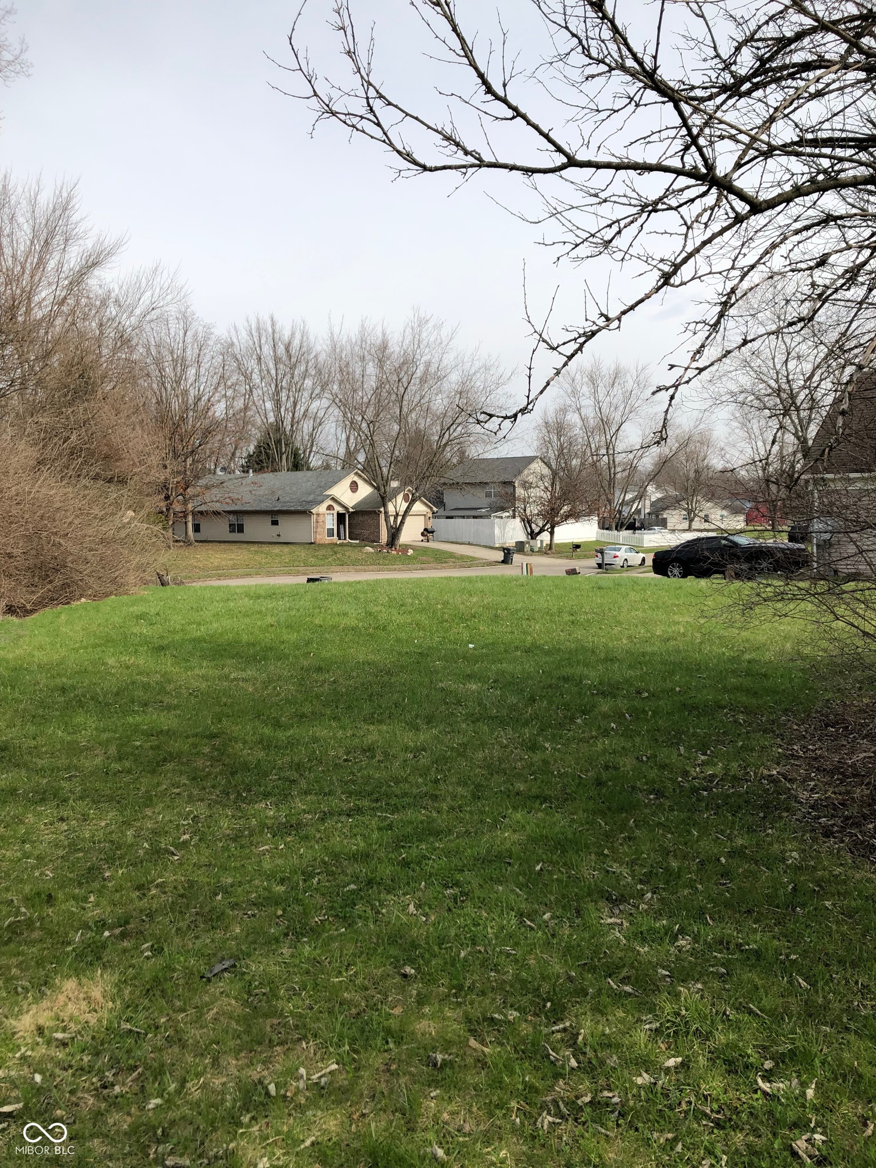 2825 N Greenview Way, Indianapolis, IN, 46229 photo 4 of 6