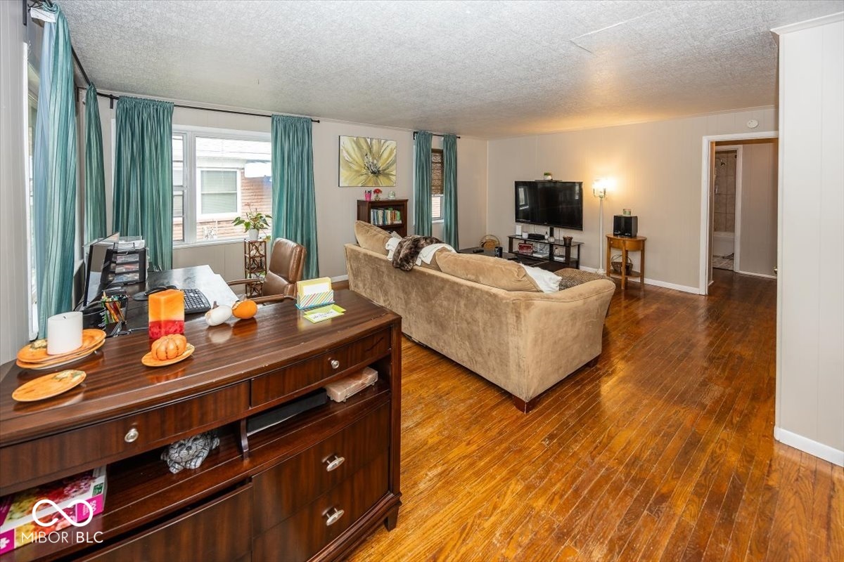 229 S 4th Avenue, Beech Grove, IN, 46107 photo 4 of 25