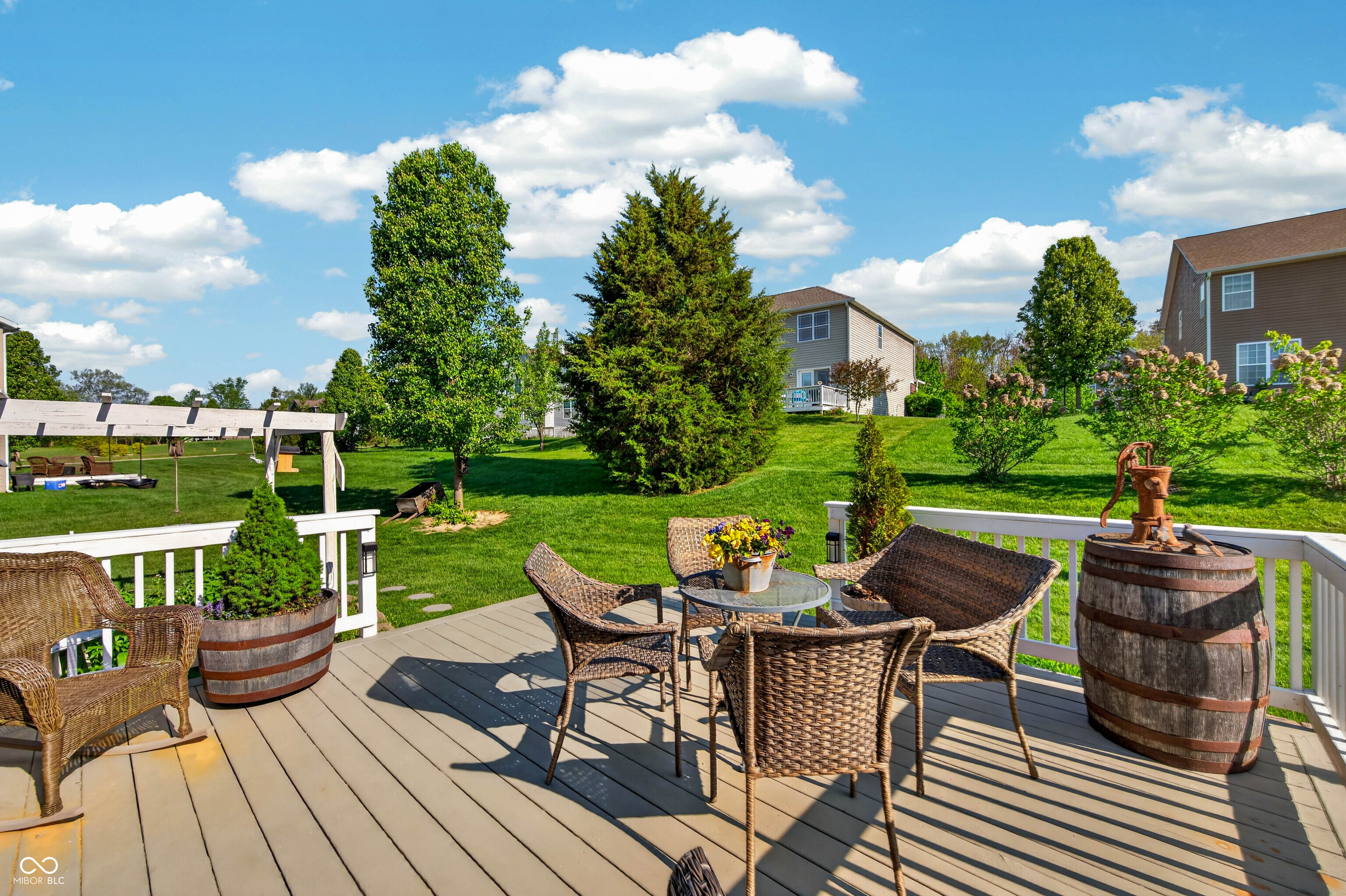 697 Lake Vista Drive, Columbus, IN, 47201 photo 4 of 62