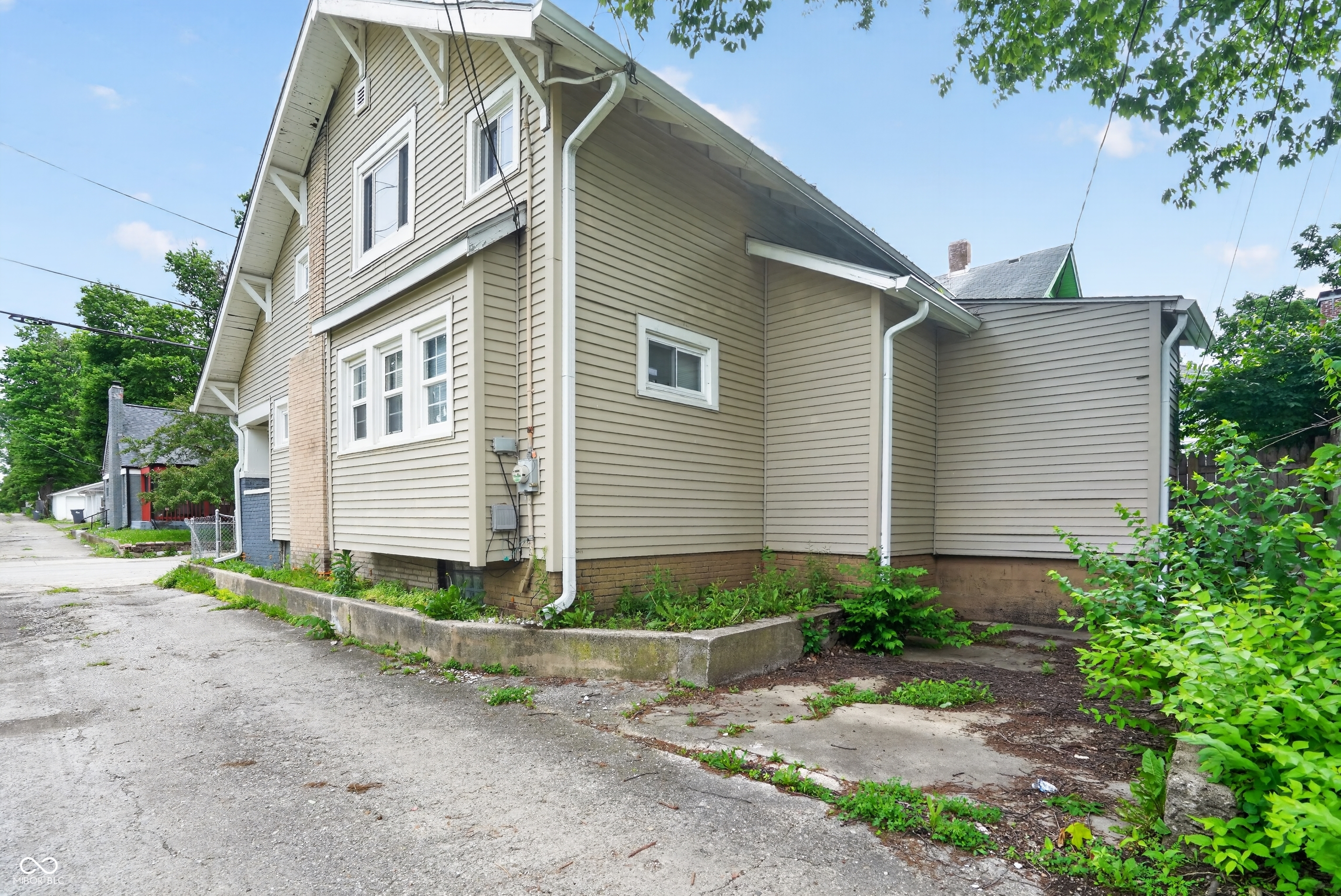 815 E 40th Street, Indianapolis, IN, 46205 photo 4 of 21