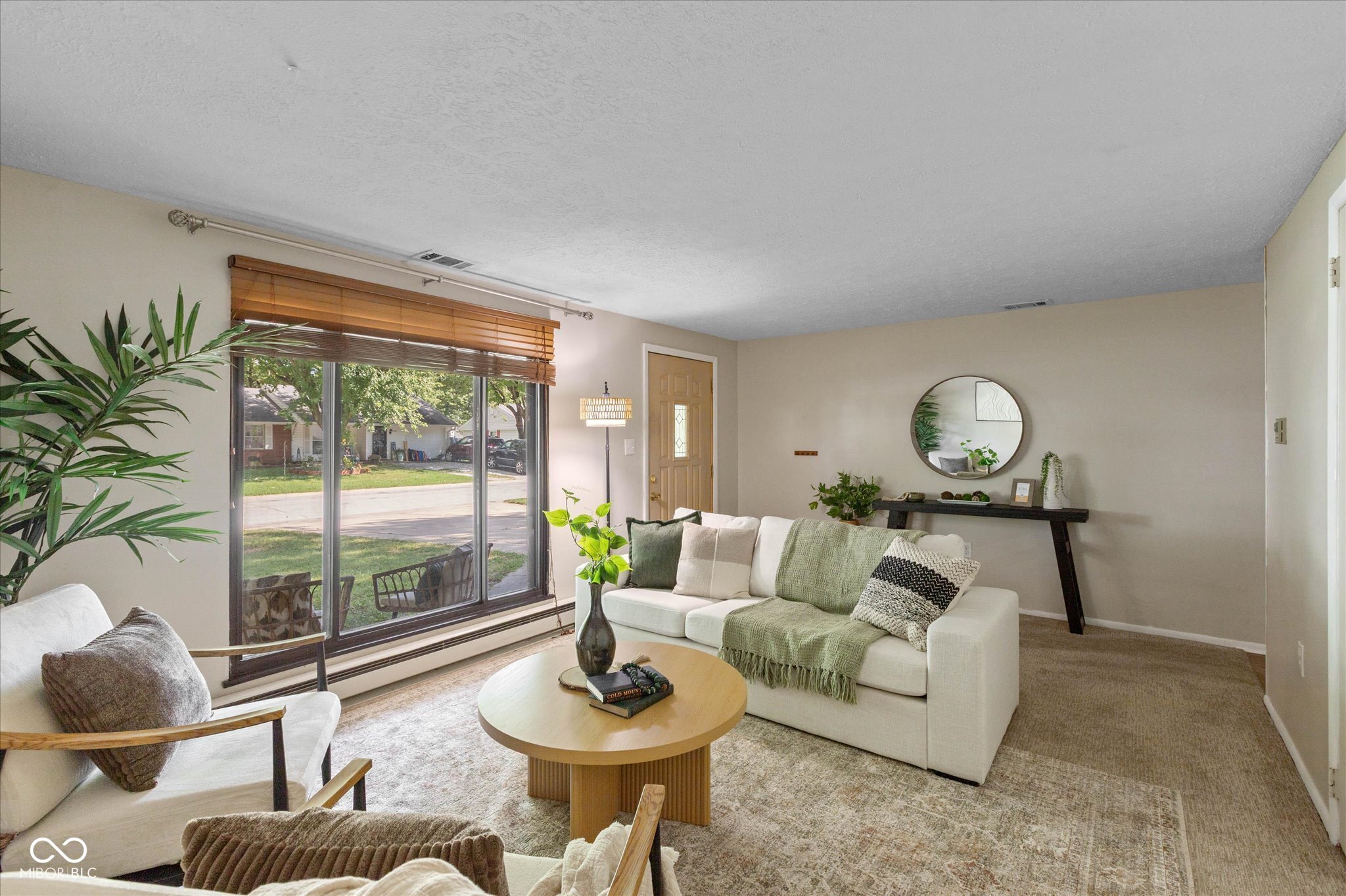 1262 Barefoot Trail, Greenwood, IN, 46142 photo 4 of 22