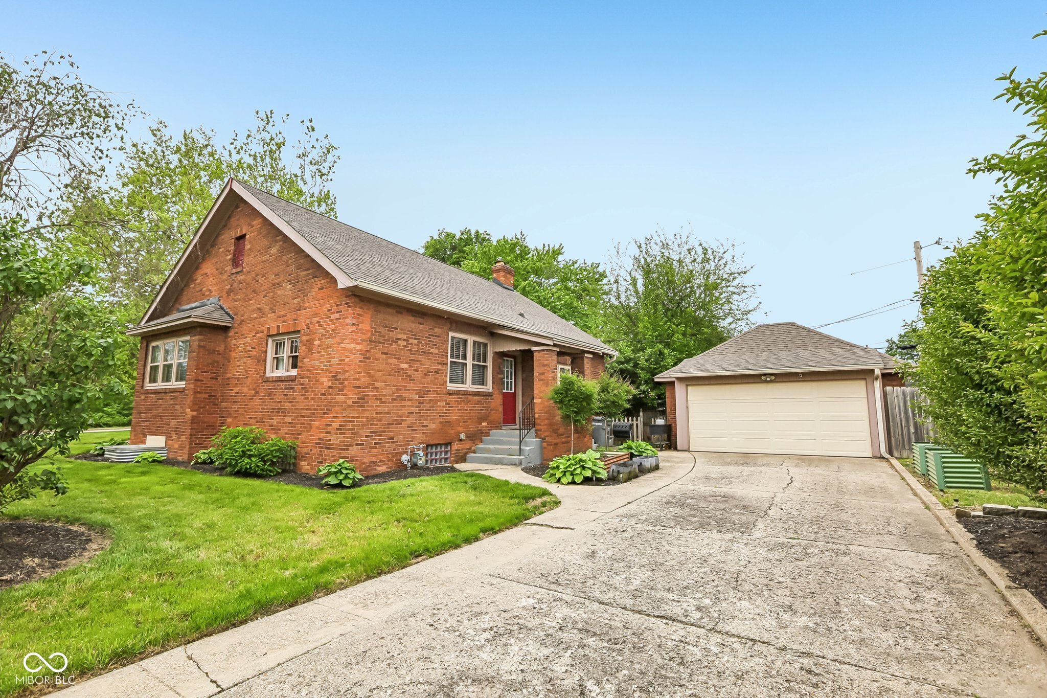 20 E Pleasant Run Parkway North Drive, Indianapolis, IN, 46225 photo 4 of 39