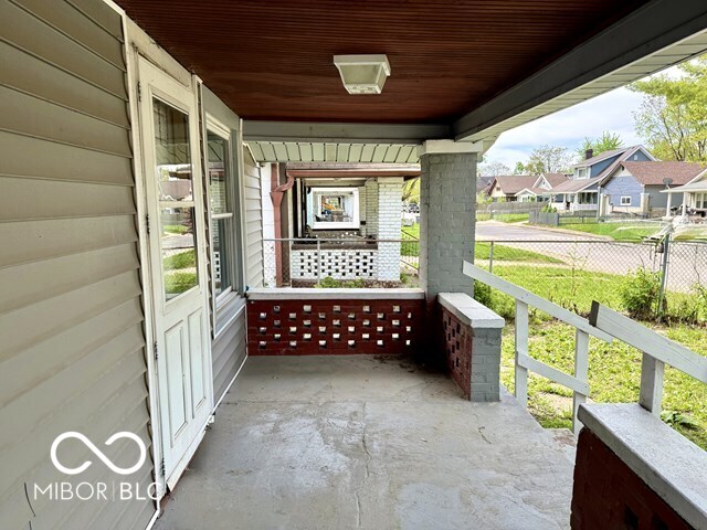 1367 N Kealing Avenue, Indianapolis, IN, 46201 photo 4 of 50