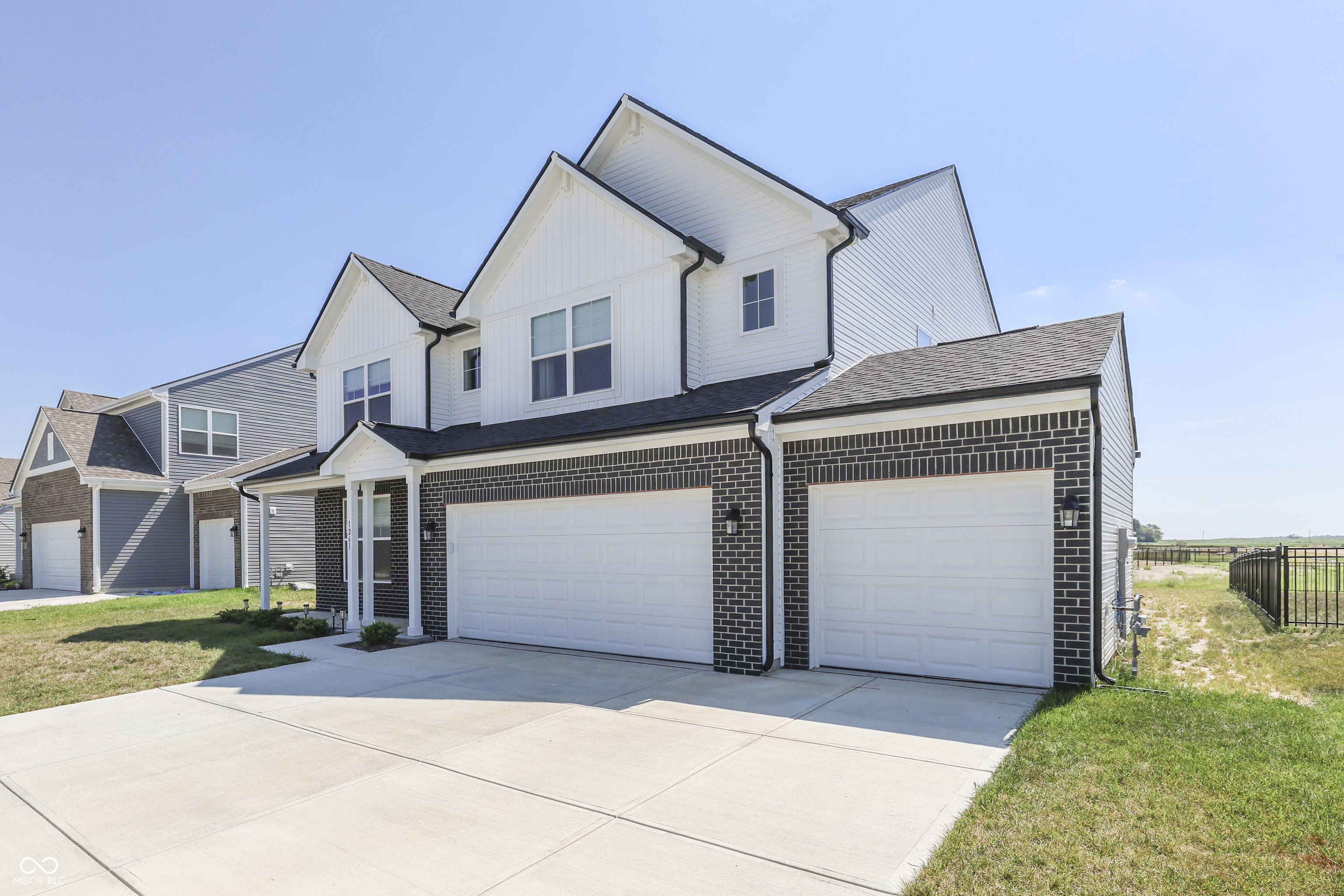 1261 Pegasus Drive, Franklin, IN, 46131 photo 4 of 62