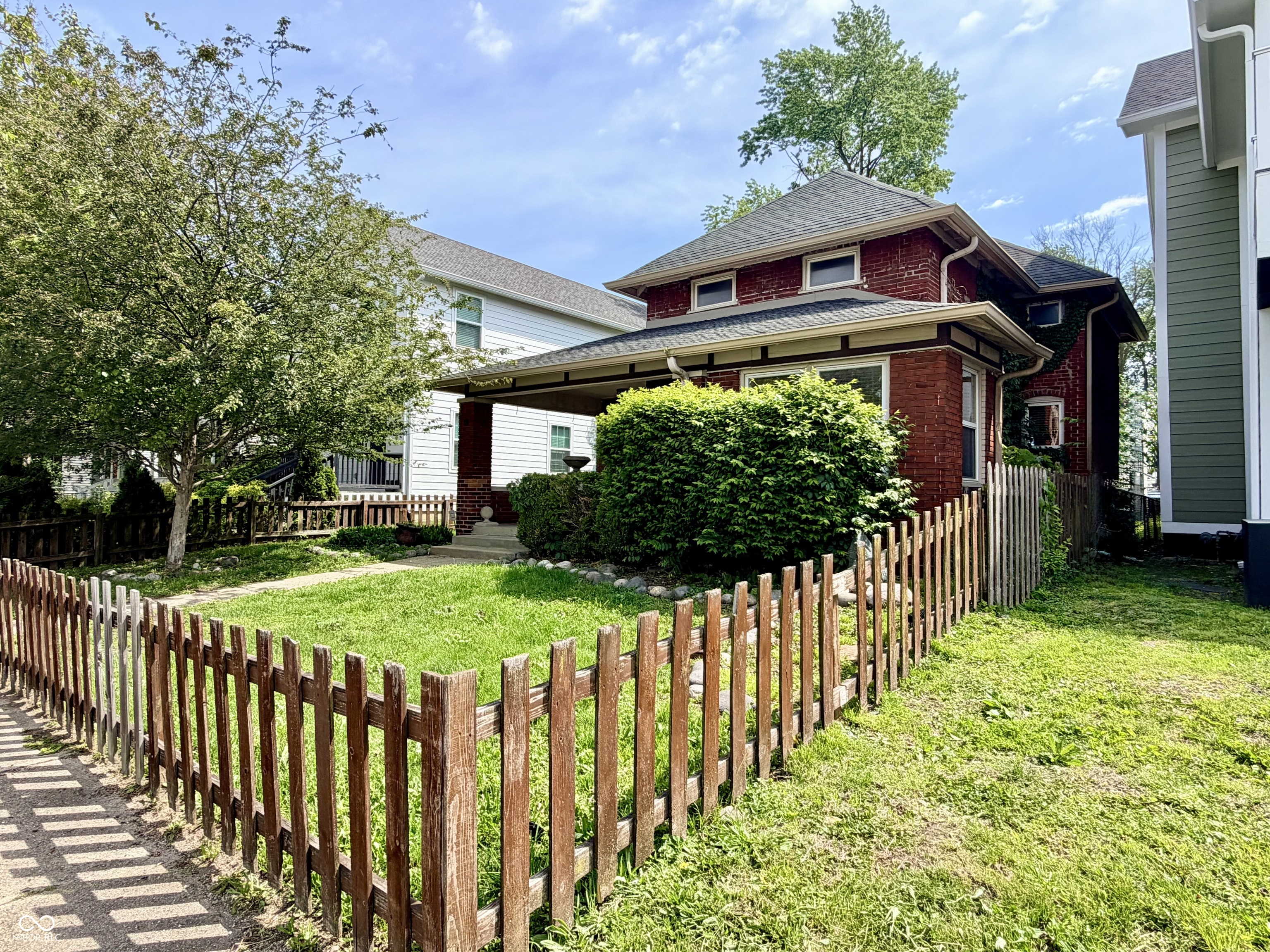 1249 Union Street, Indianapolis, IN, 46225 photo 4 of 49