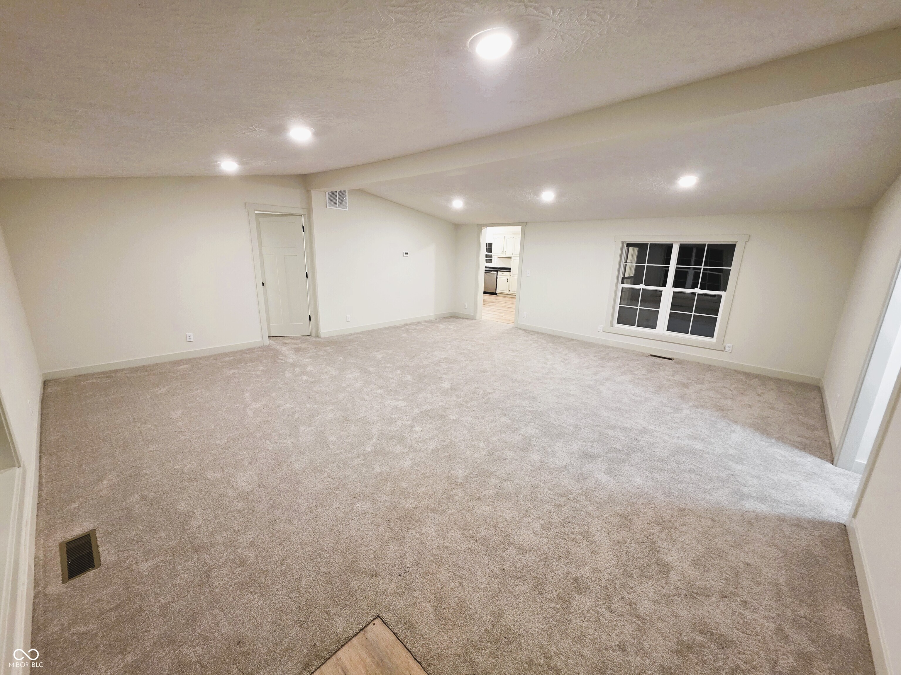 6298 S 200 W, Trafalgar, IN, 46181 photo 4 of 32