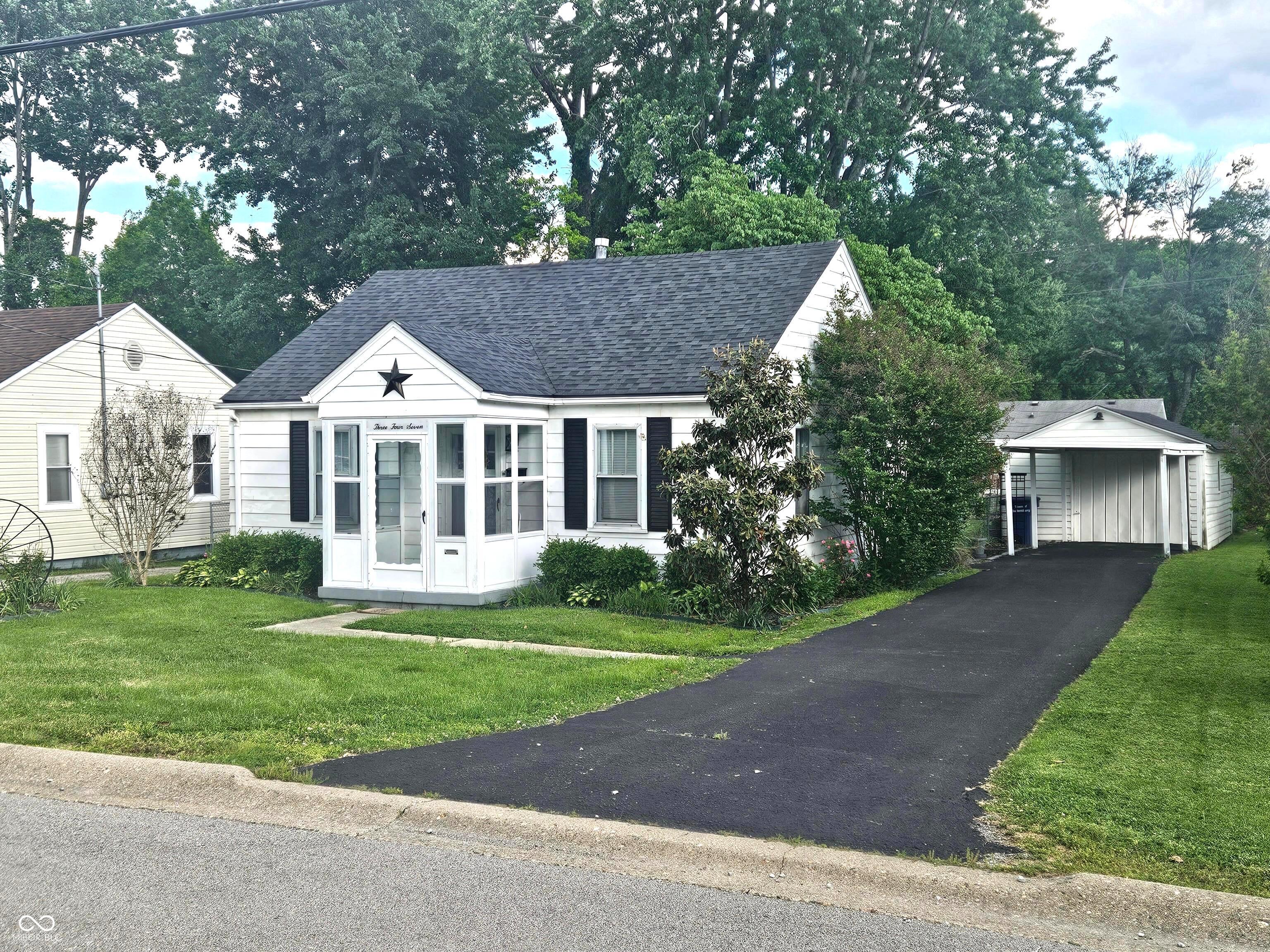 347 S Fern Street, Sellersburg, IN, 47172 photo 4 of 31