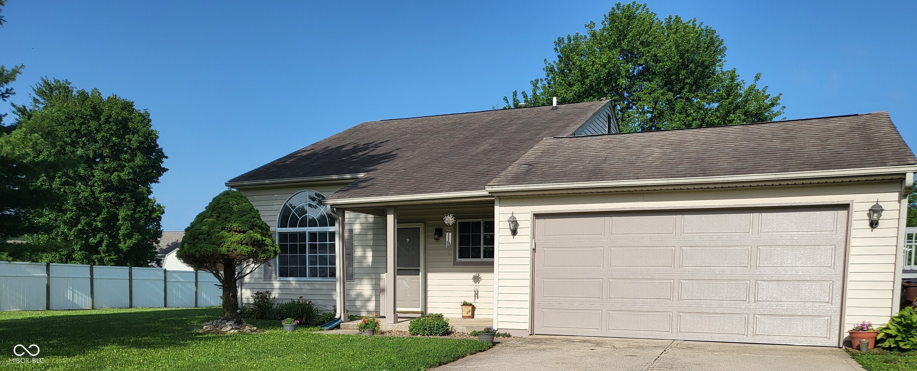 4734 Hackberry Drive, Columbus, IN, 47201 photo 4 of 27