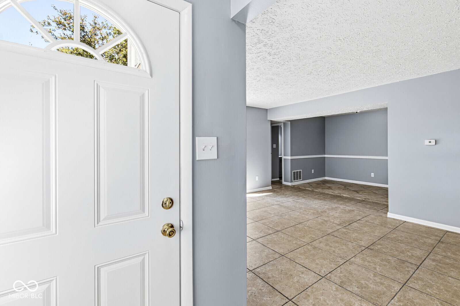 9850 Haven Court, Indianapolis, IN, 46235 photo 4 of 25