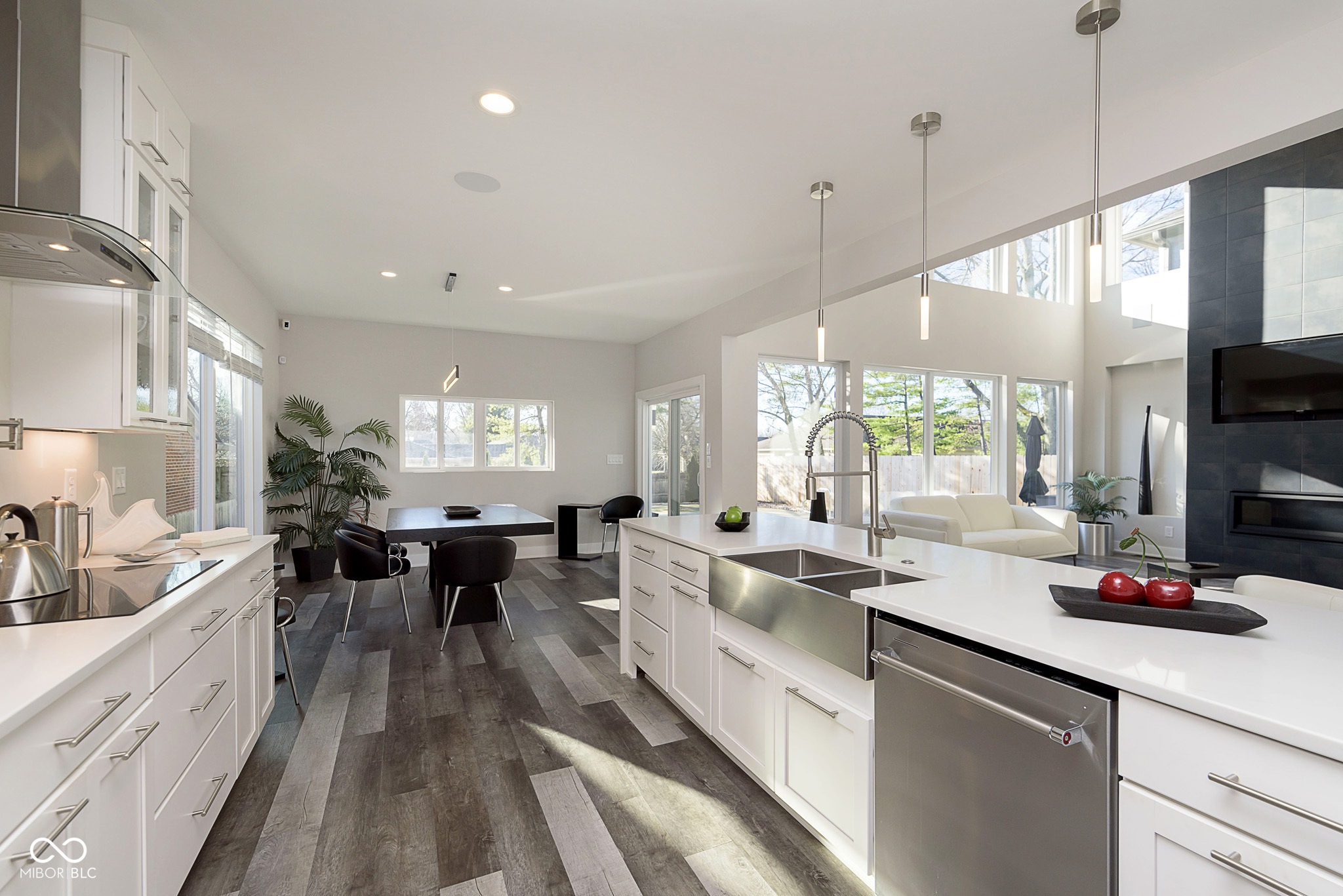 429 W 86th Street, Indianapolis, IN, 46260 photo 4 of 32