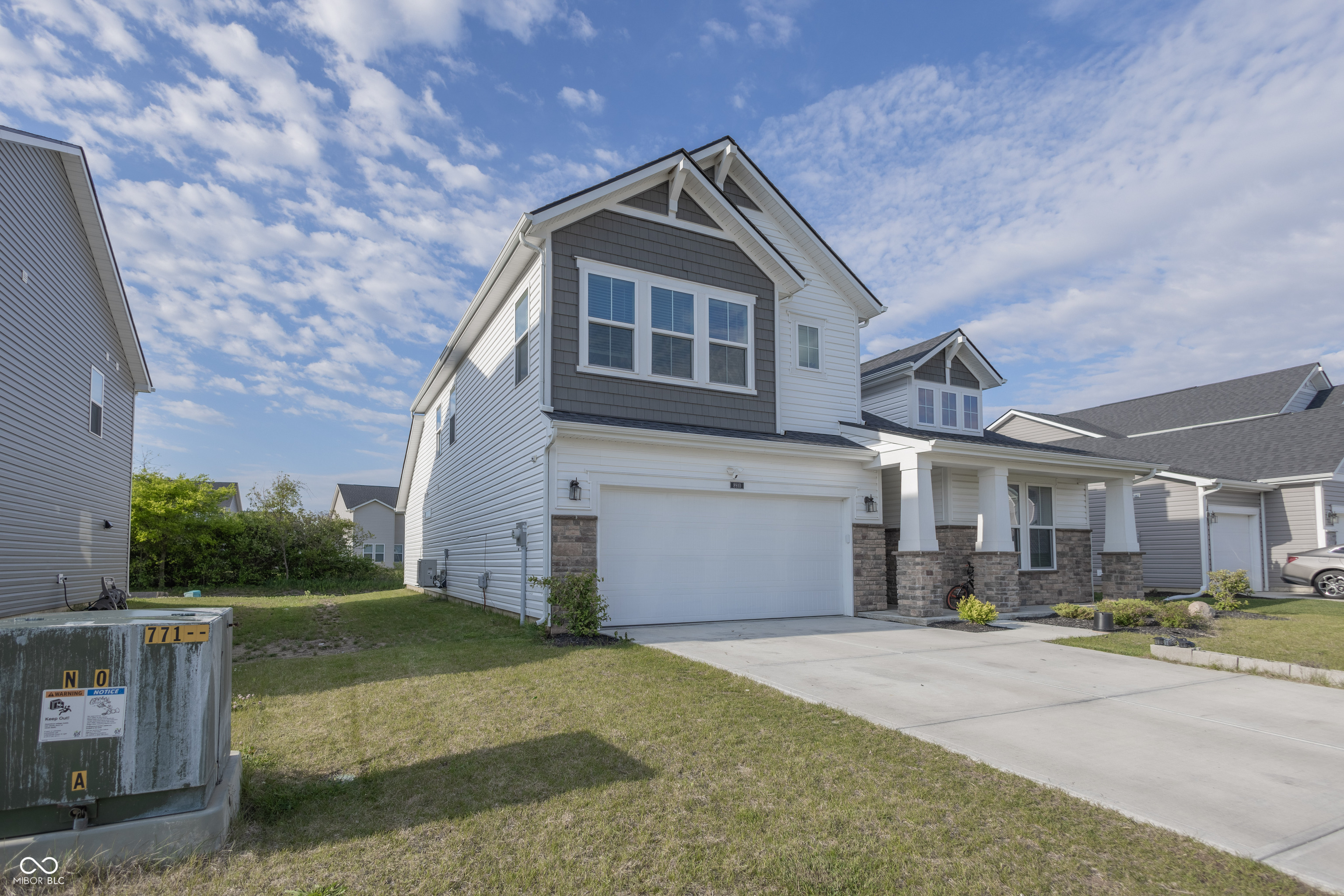 8910 Howlett Lane, Indianapolis, IN, 46259 photo 4 of 32