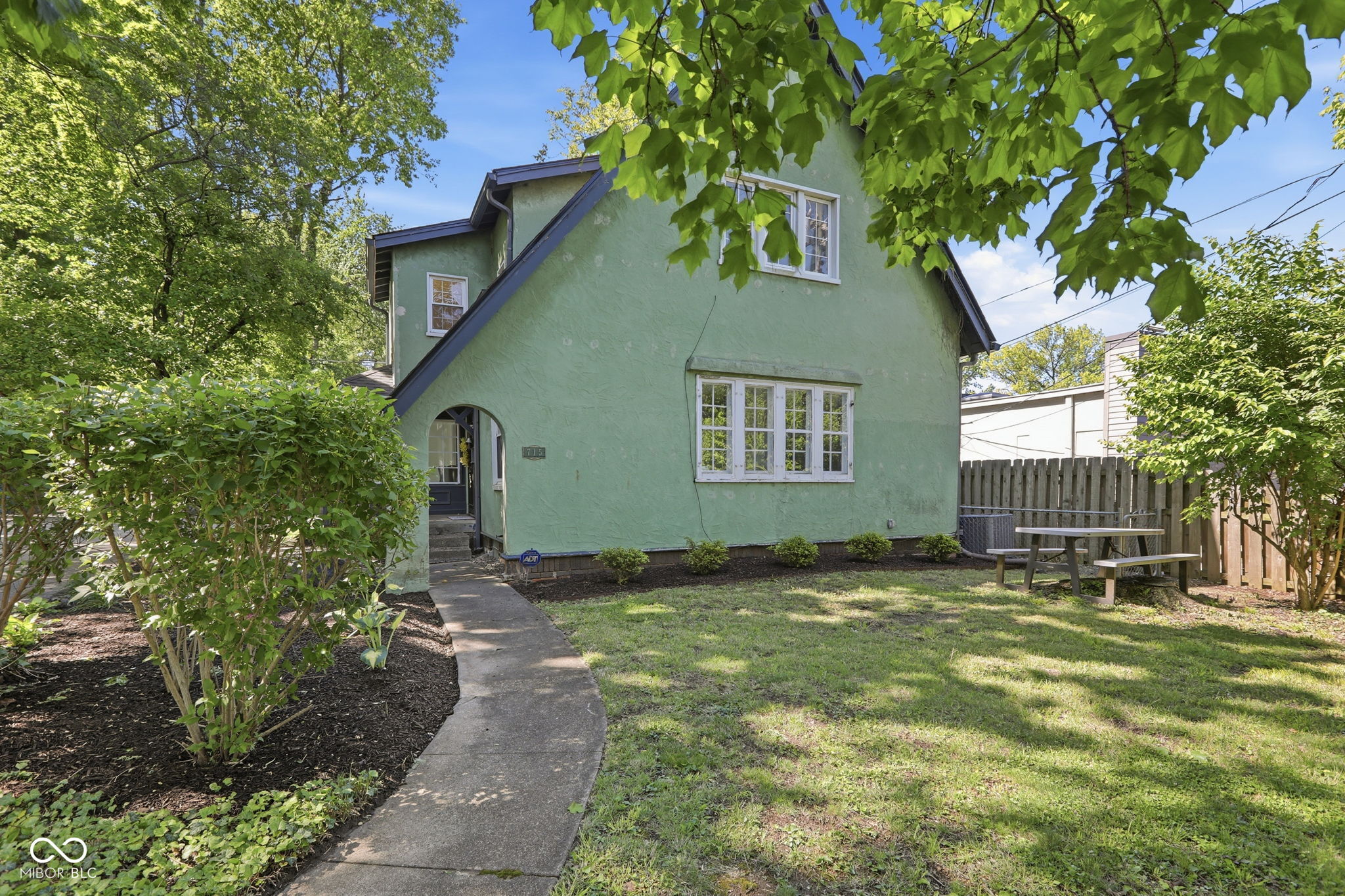 715 Kessler Blvd E Drive, Indianapolis, IN, 46220 photo 4 of 49