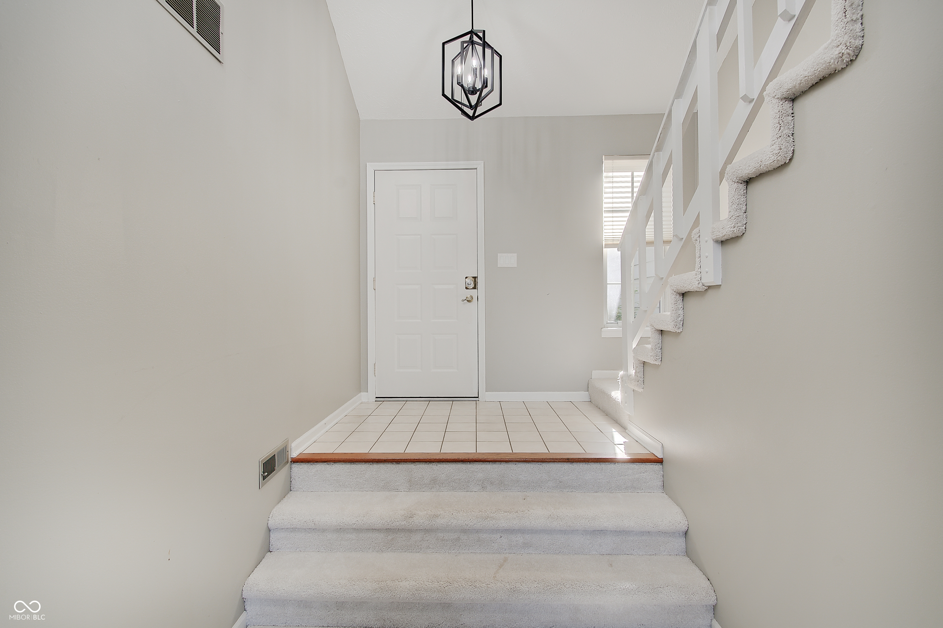 6454 Watham Court, Indianapolis, IN, 46250 photo 4 of 36