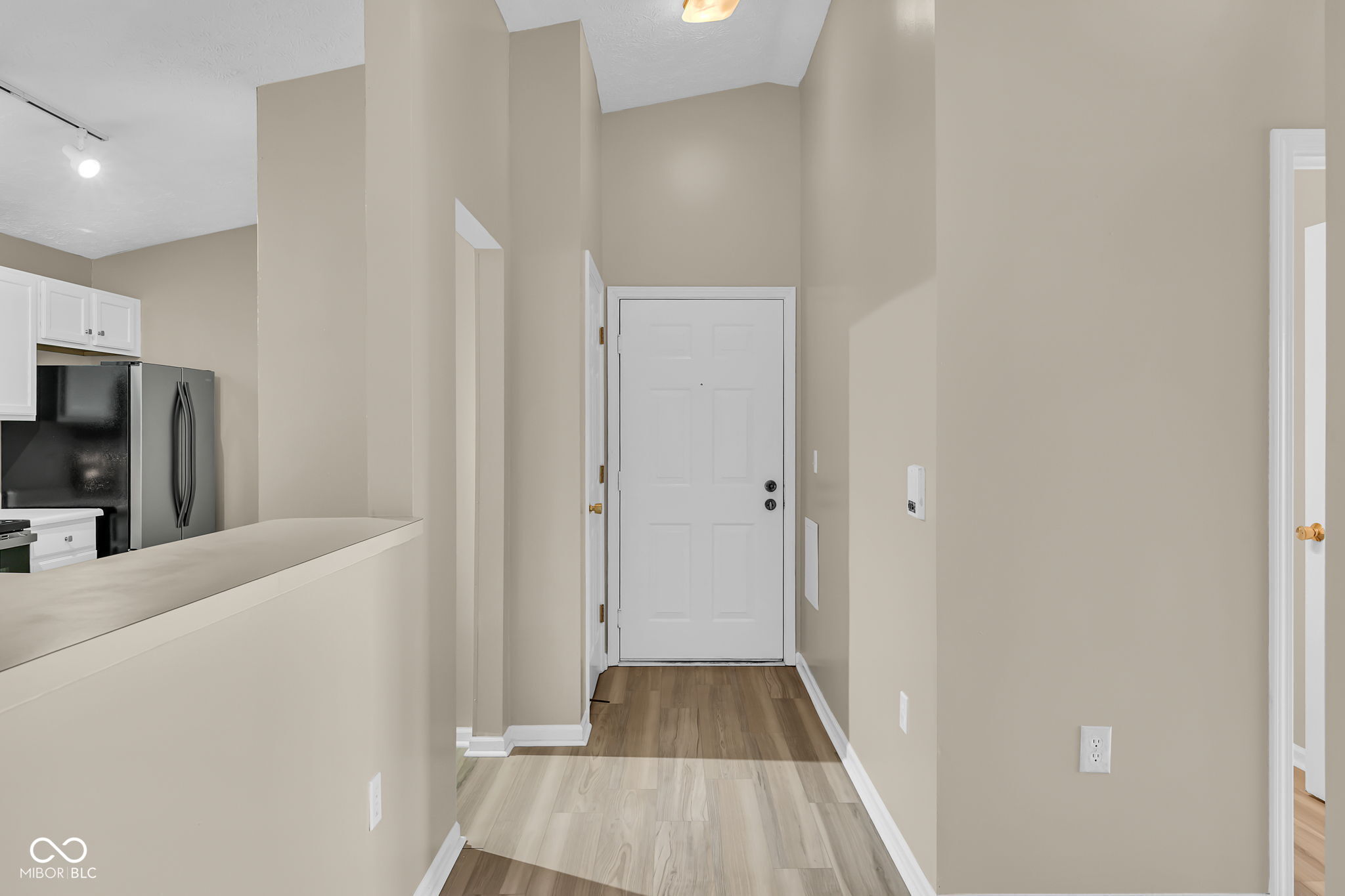 209 Faulkner Court #205, Carmel, IN, 46032 photo 4 of 49