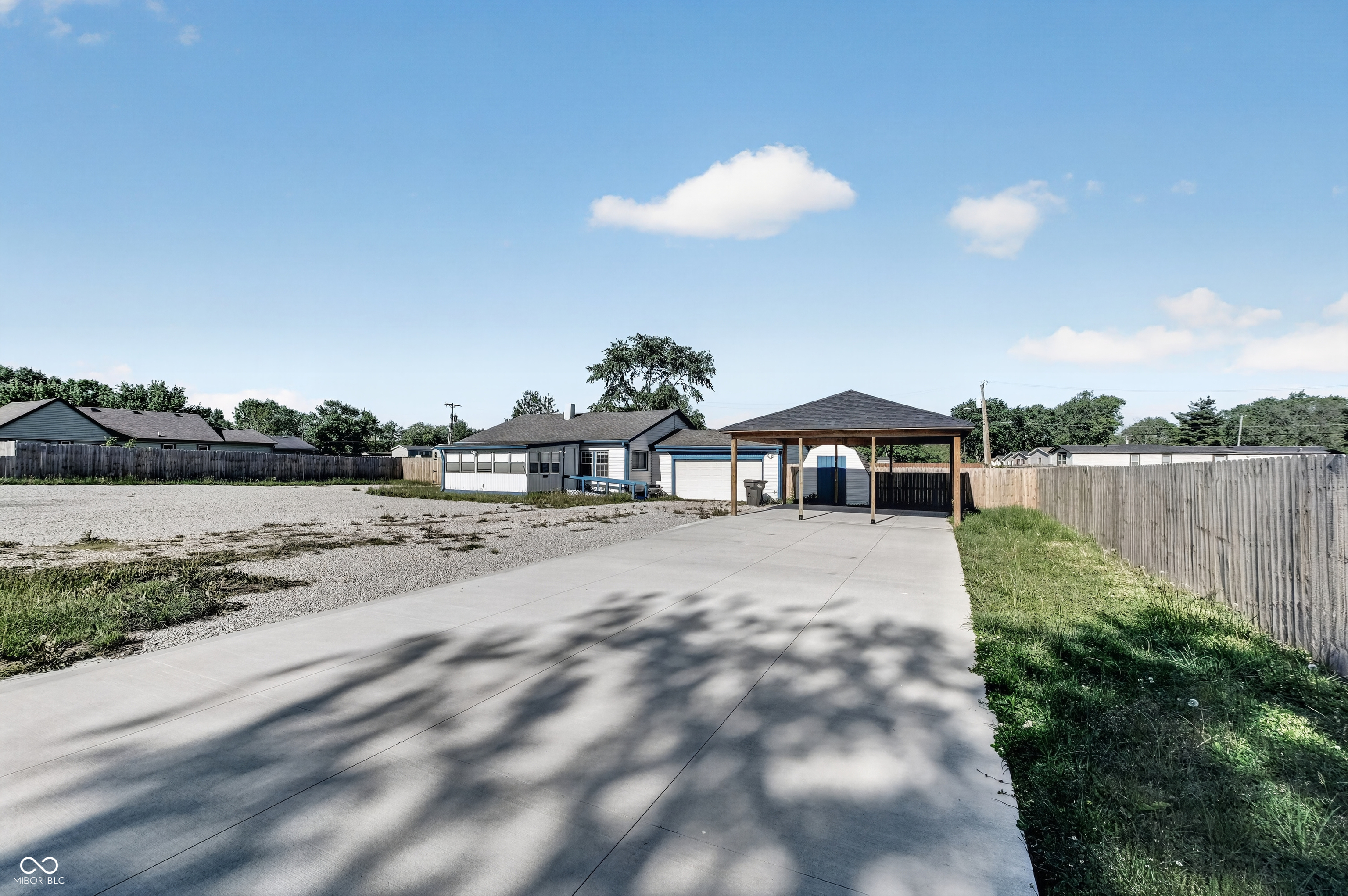 320 Peach Tree Lane, Indianapolis, IN, 46219 photo 4 of 30